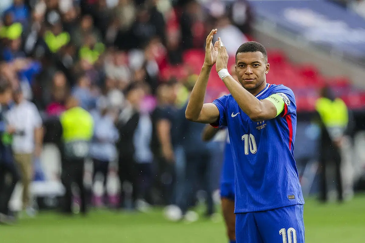 la france le deteste mbappe se console au real iconsport 261976 0730 394097