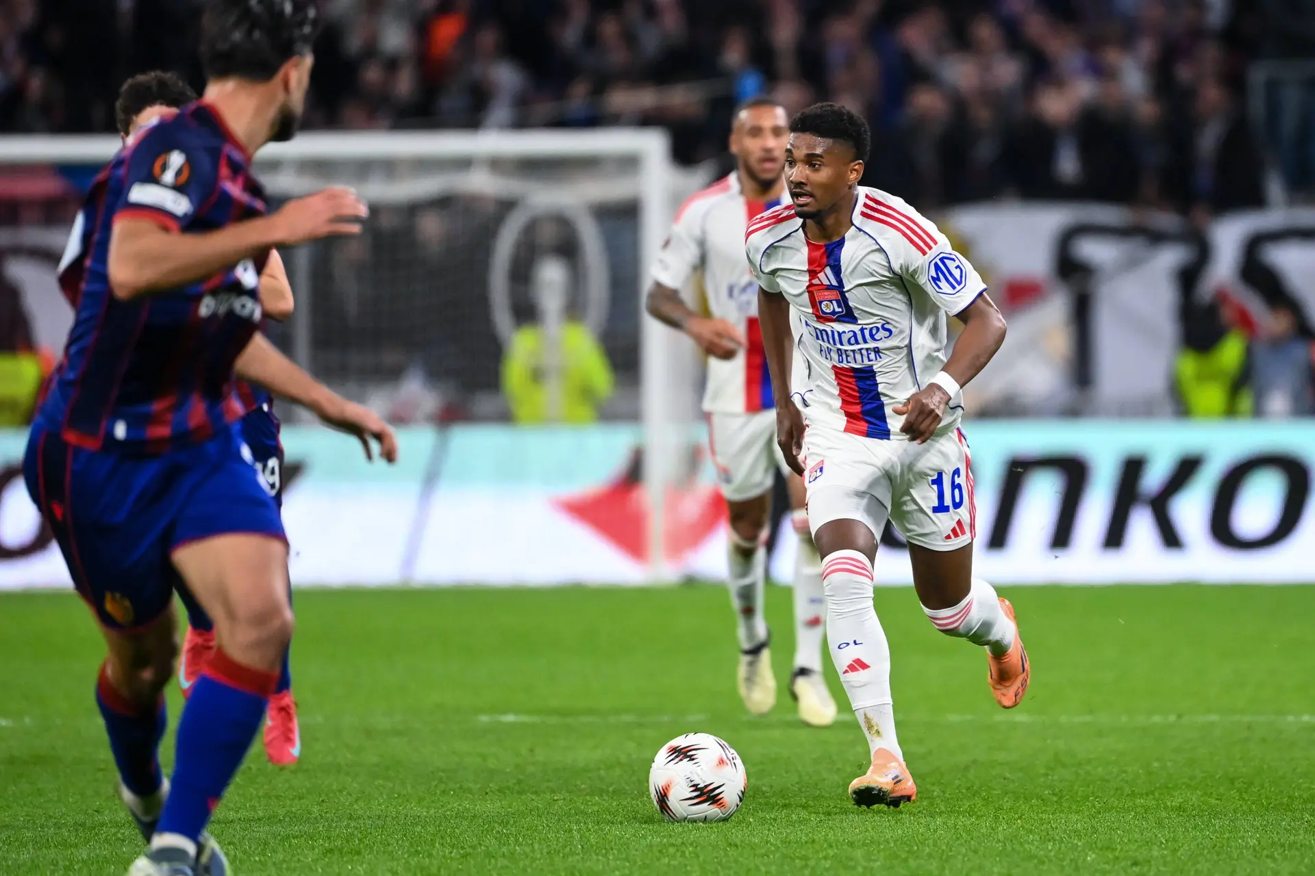 Le Progrès défonce ce joueur qui a tué l’OL
