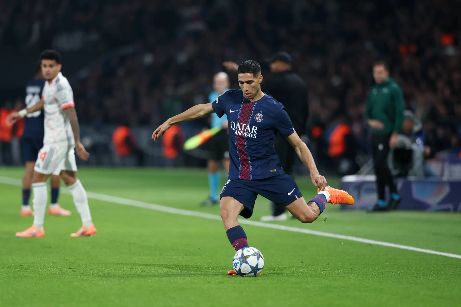 PSG : Hakimi salement blessé par Luis Diaz (vidéo)