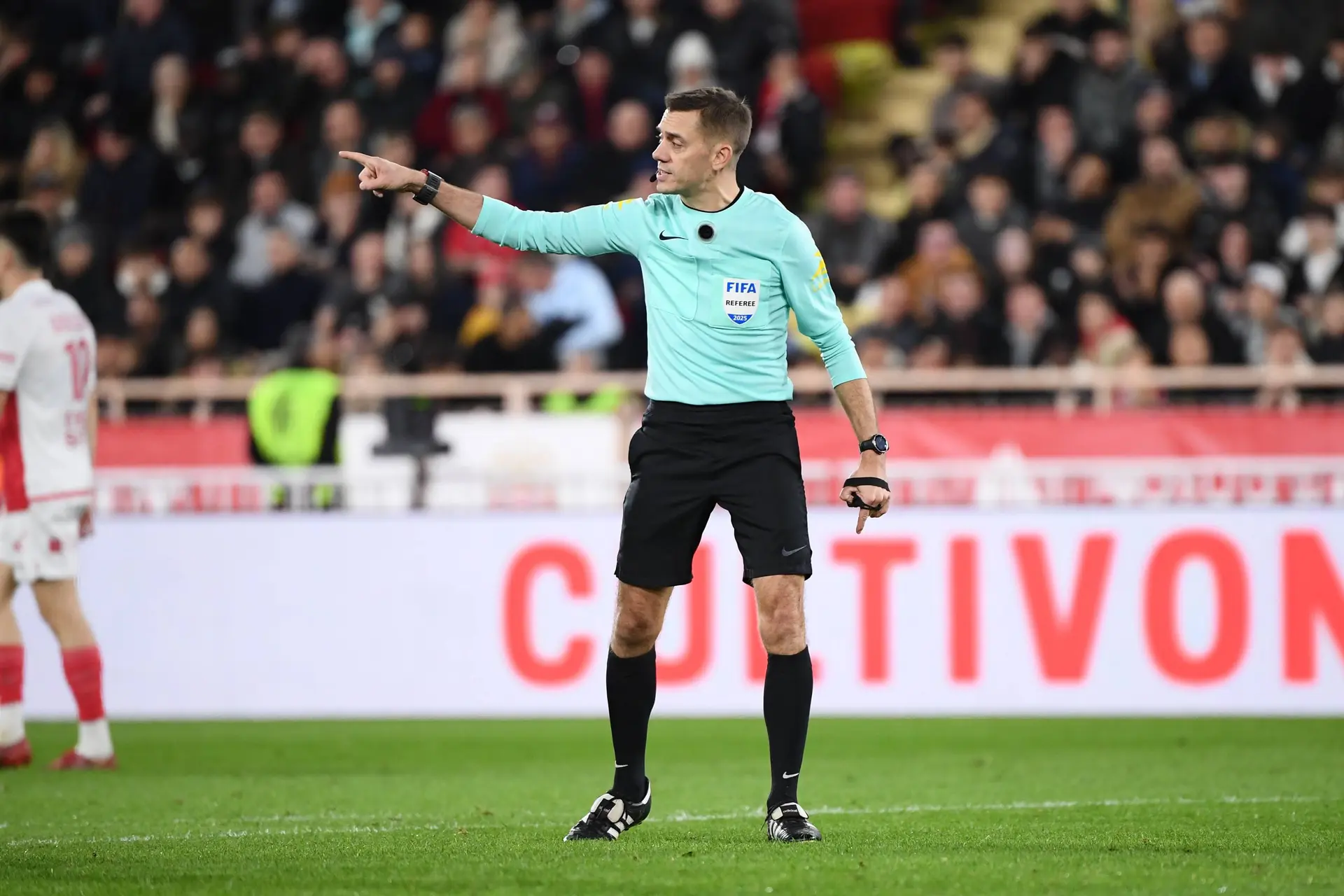 Monaco se plaint aussi de Clément Turpin