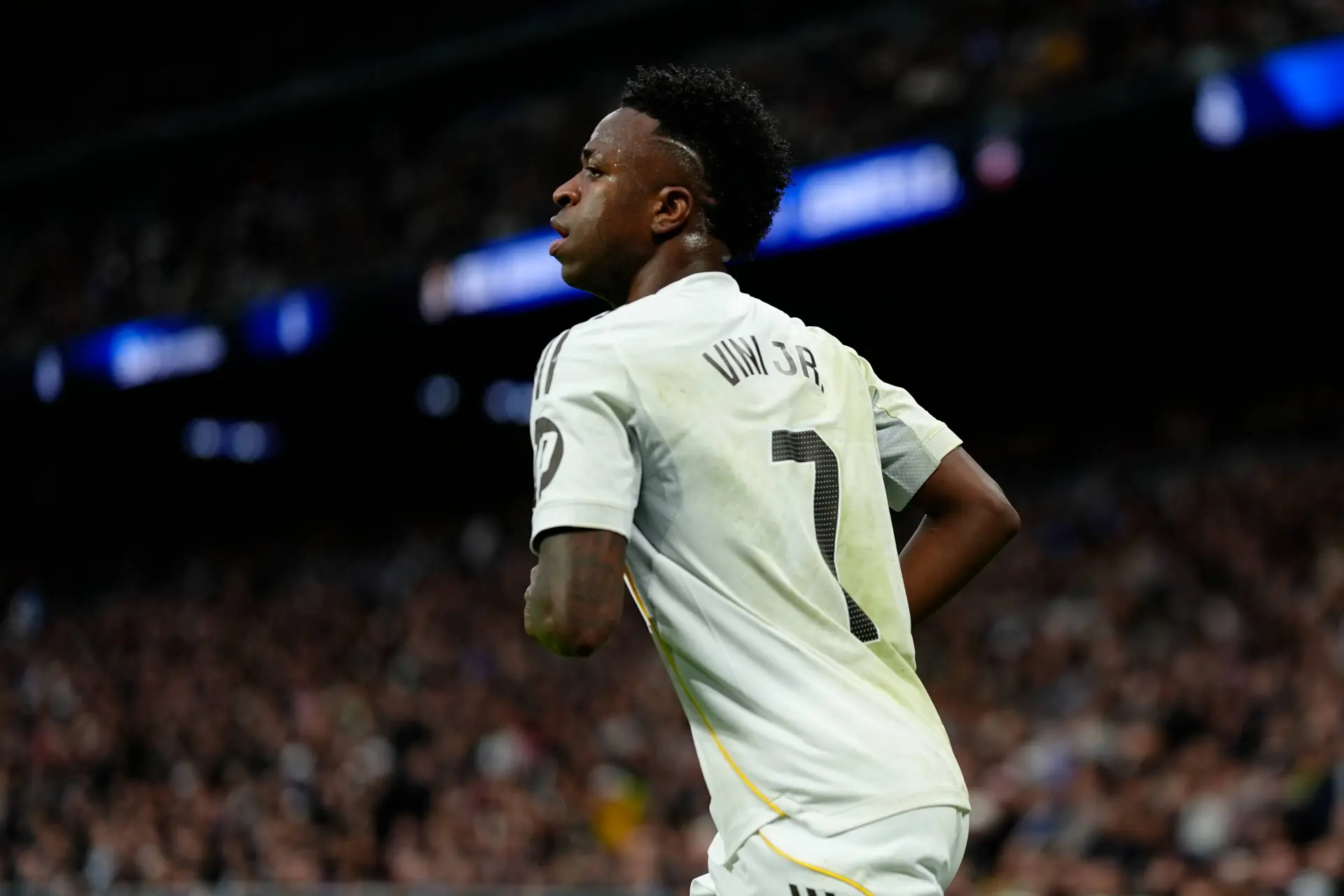 Esp : Vinicius hué, il insulte les supporters du Real