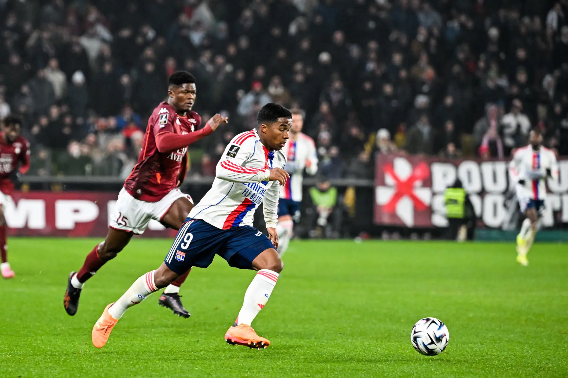 L'OL se balade à Metz, Endrick plante un triplé