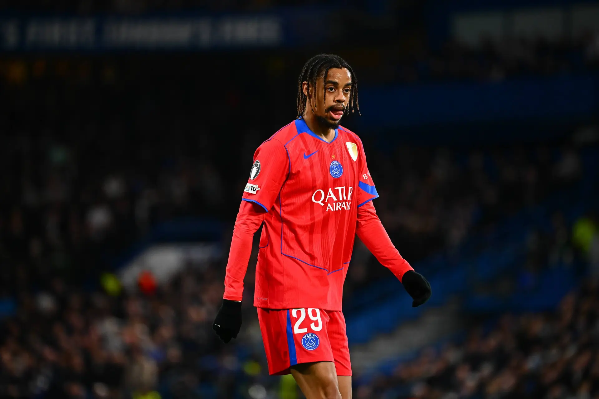 PSG : L’agent de Barcola joue le jeu du Barça
