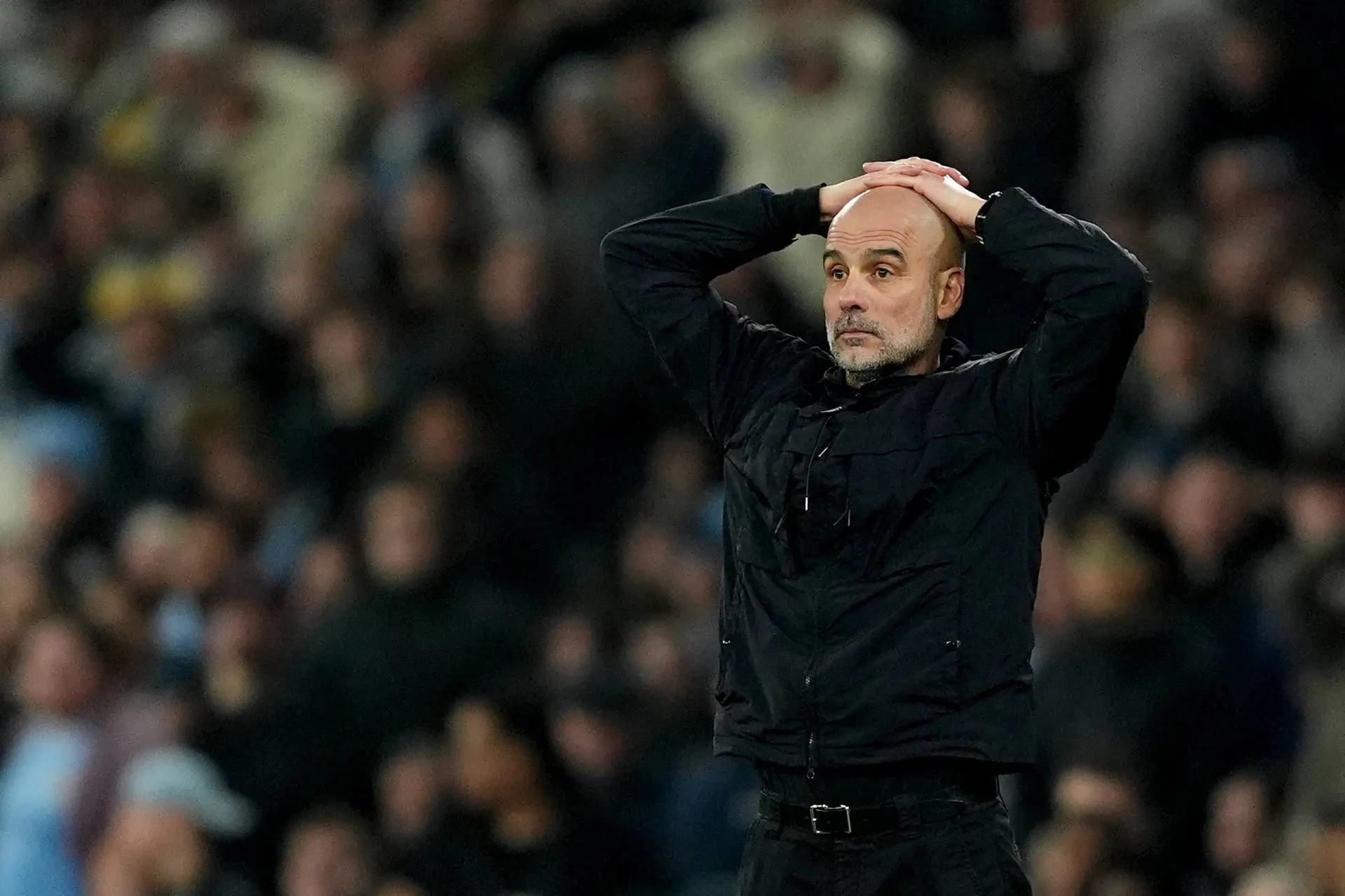Ang : City laisse filer Arsenal, Chelsea cartonne