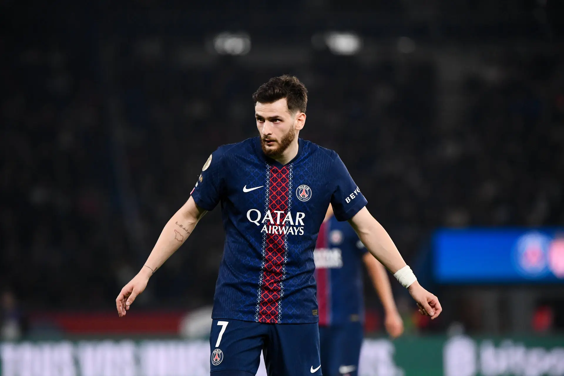 Kvaratskhelia à MU, le PSG attaqué