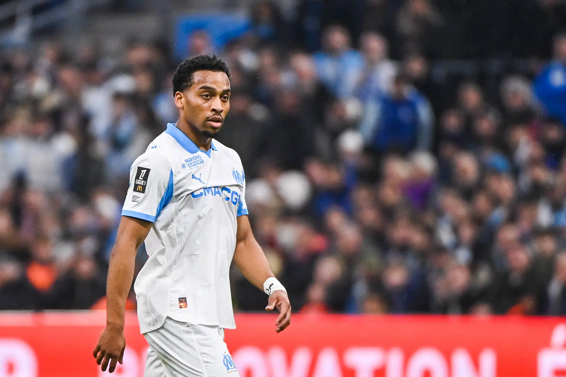 Om Tout Le Monde A Vendre Cet International Na Peur De Rien