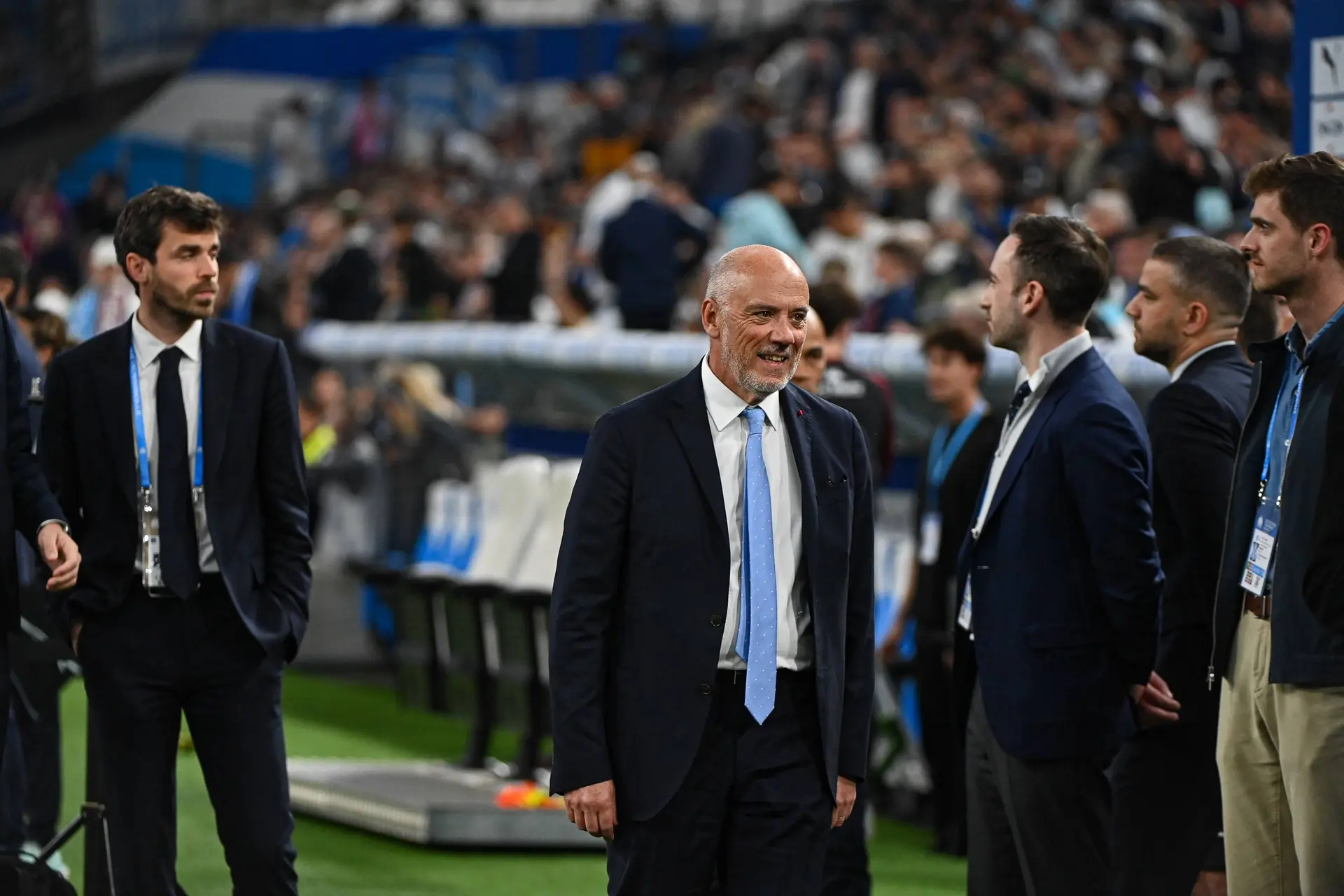 OM : Stéphane Richard prêt à déchirer le nouveau logo ?