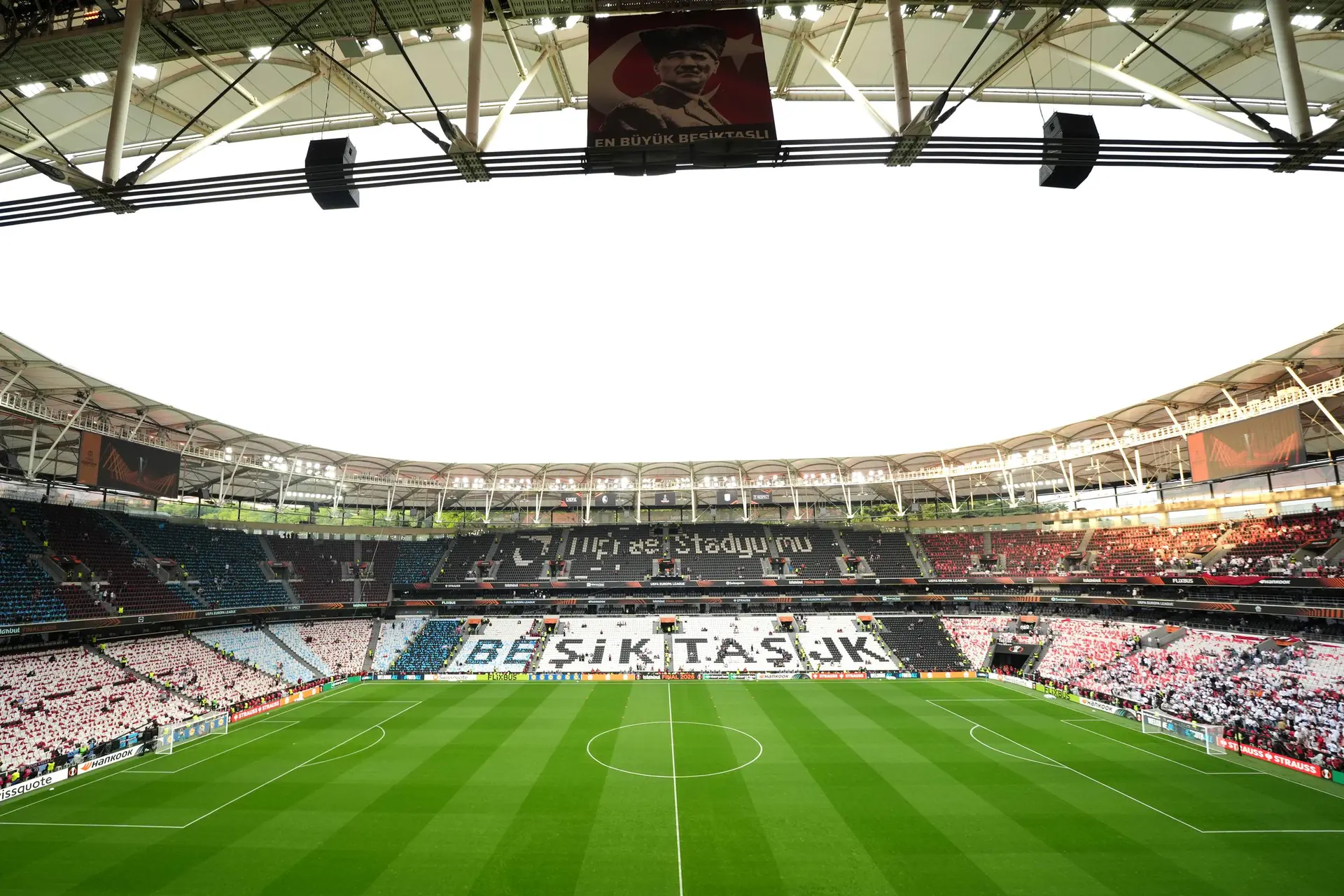 ICONSPORT_366781_0001