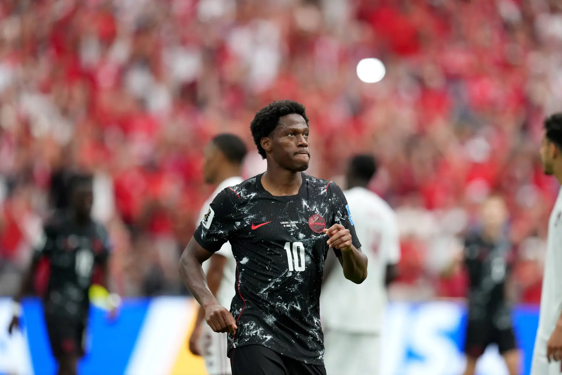 Jonathan David met un triplé, l'OL en larmes