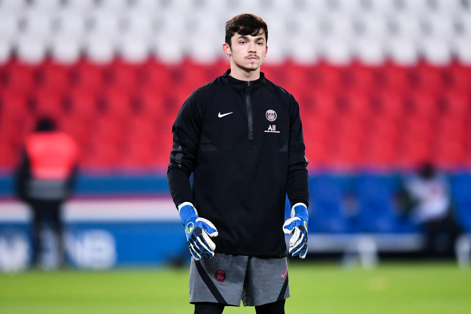 Asse Un Ancien Du Psg Invite Surprise Du Mercato