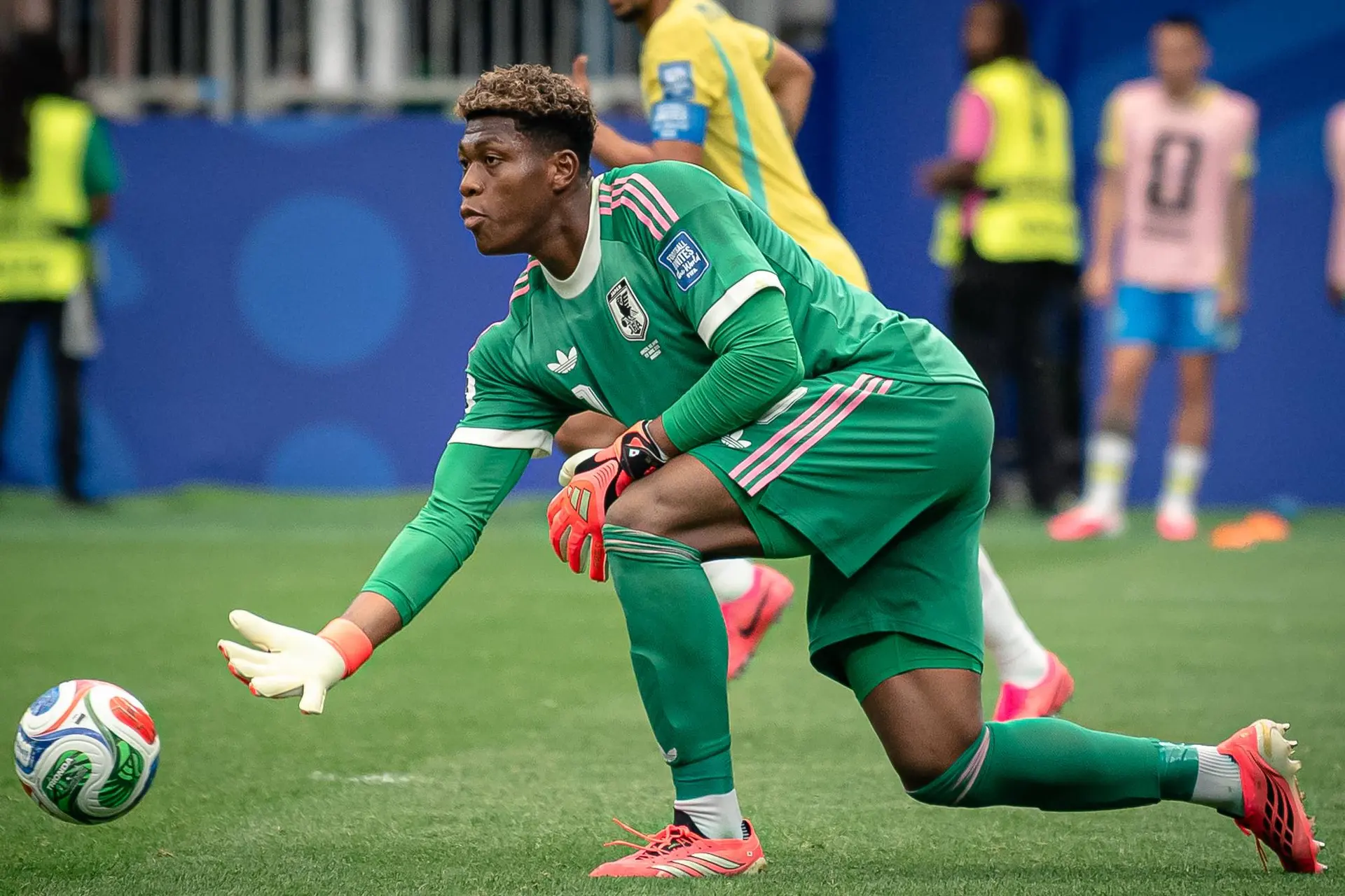 Le PSG tenté par cette star japonaise de Serie A