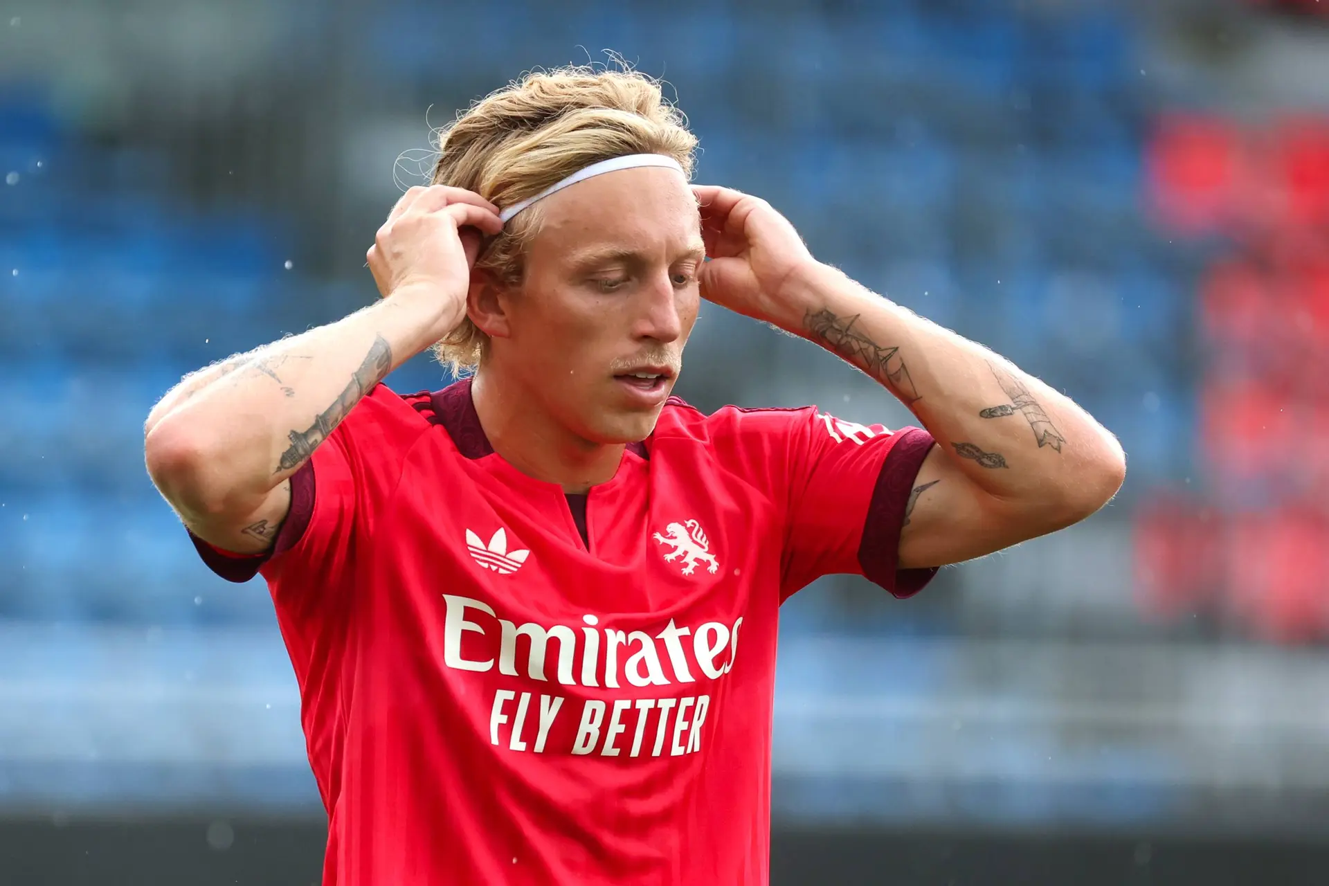 Ol A Peine Achete Deja Blesse Bidstrup Inquiete