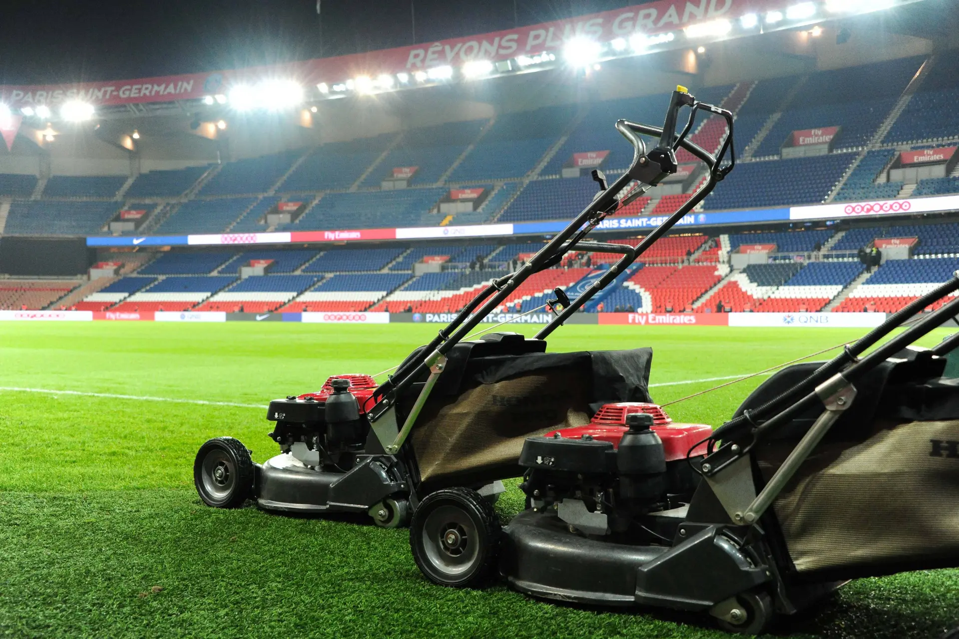 L1 Une Grande Gueule Vient Soutenir Le Jardinier Du Psg