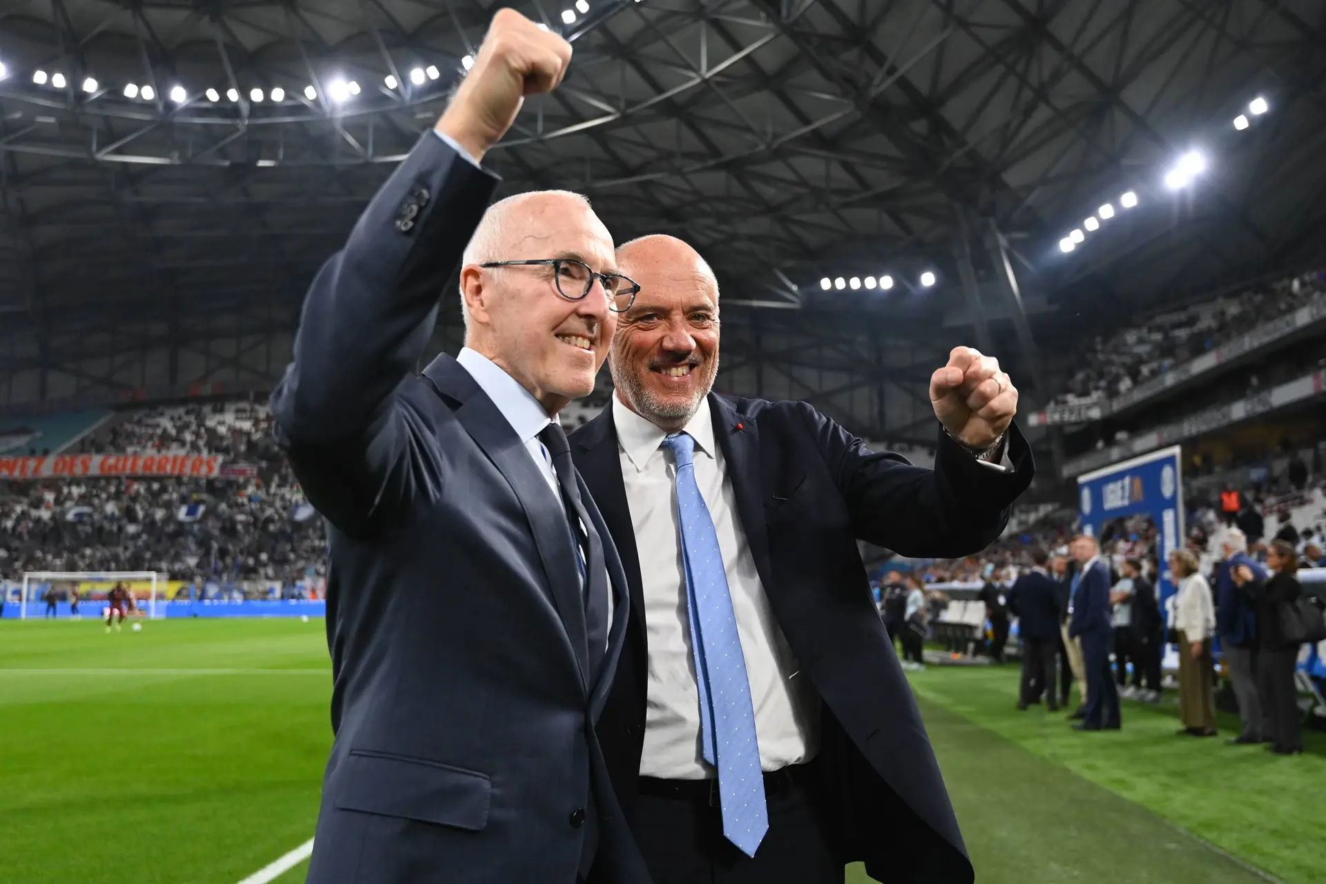 Om Mccourt Se Desengage Et Recoit Un Ultimatum
