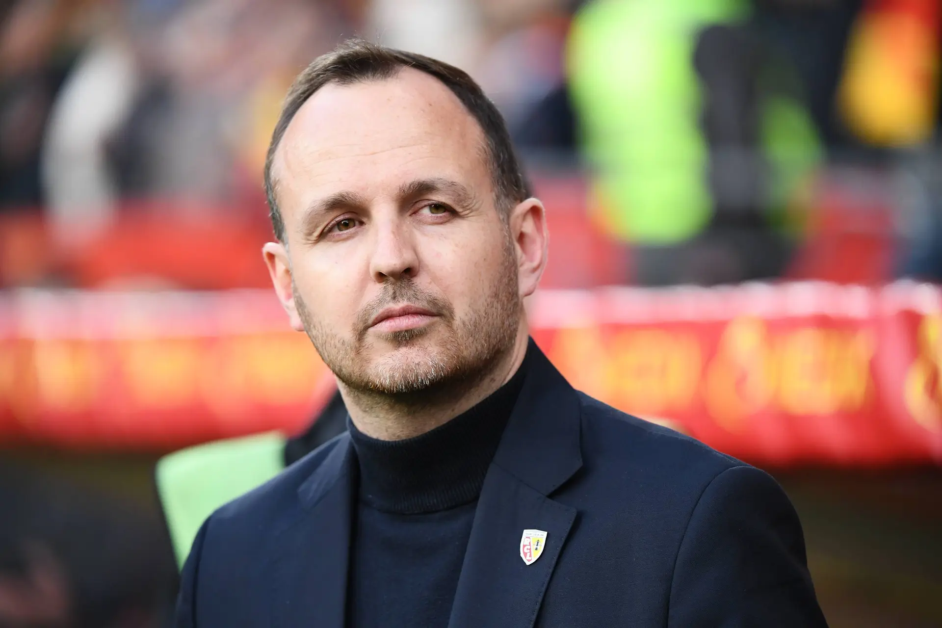 Lens Tape Le Psg Et Annonce La Couleur Au Mercato