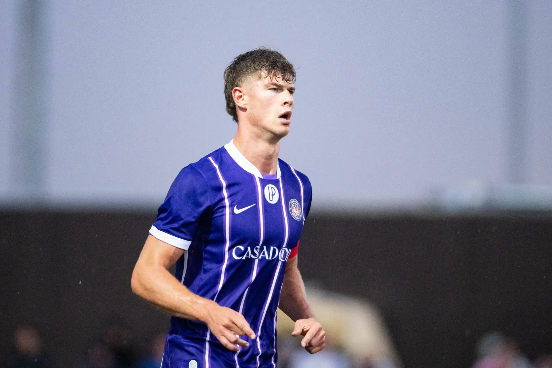 Toulouse Charlie Cresswell Signe A Rennes Off