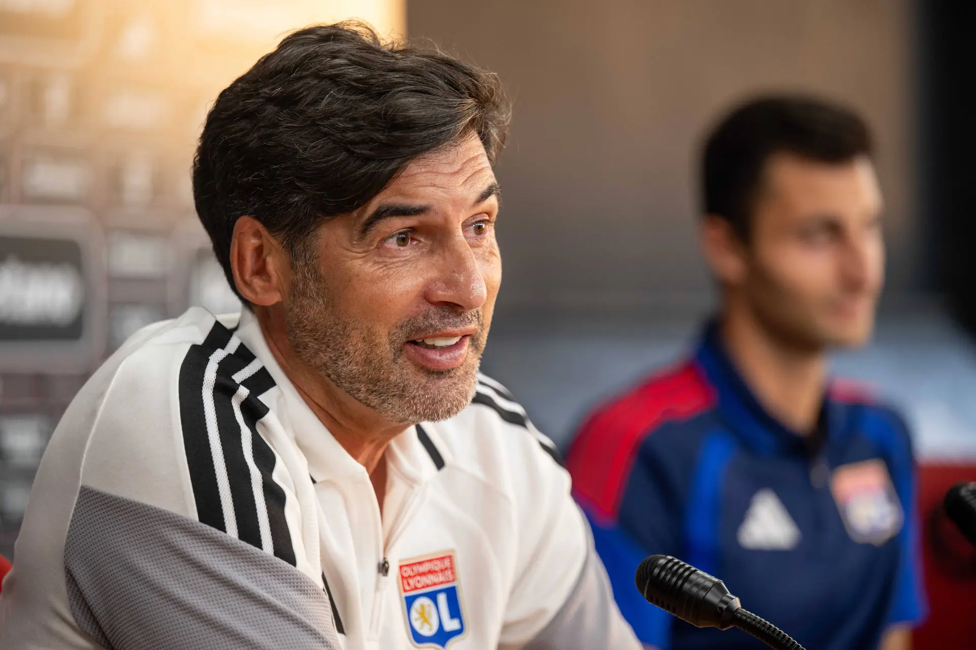 Ol Paulo Fonseca Sur Un Siege Ejectable