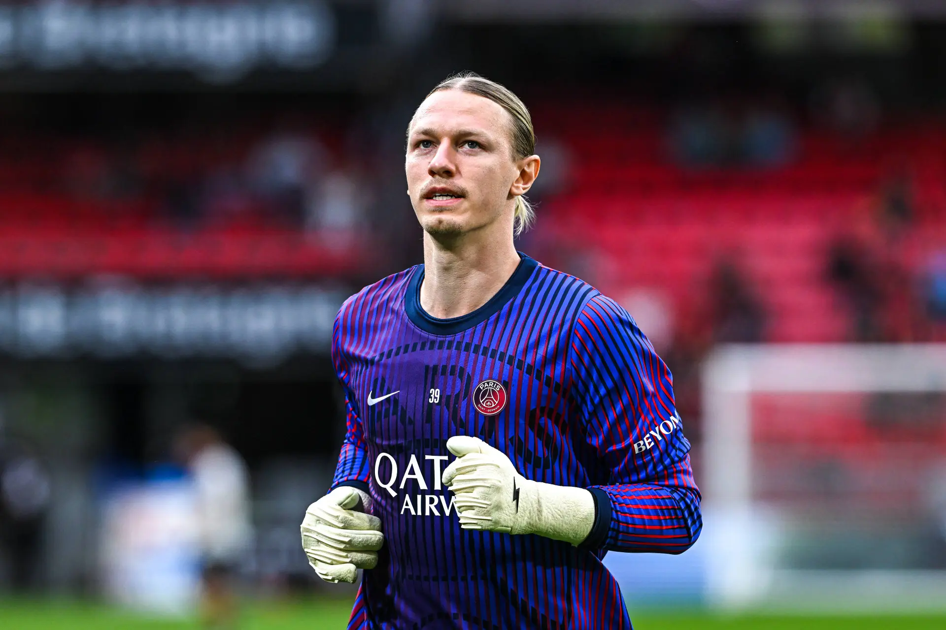 Psg La Blessure Bete De Safonov A Lentrainement Video