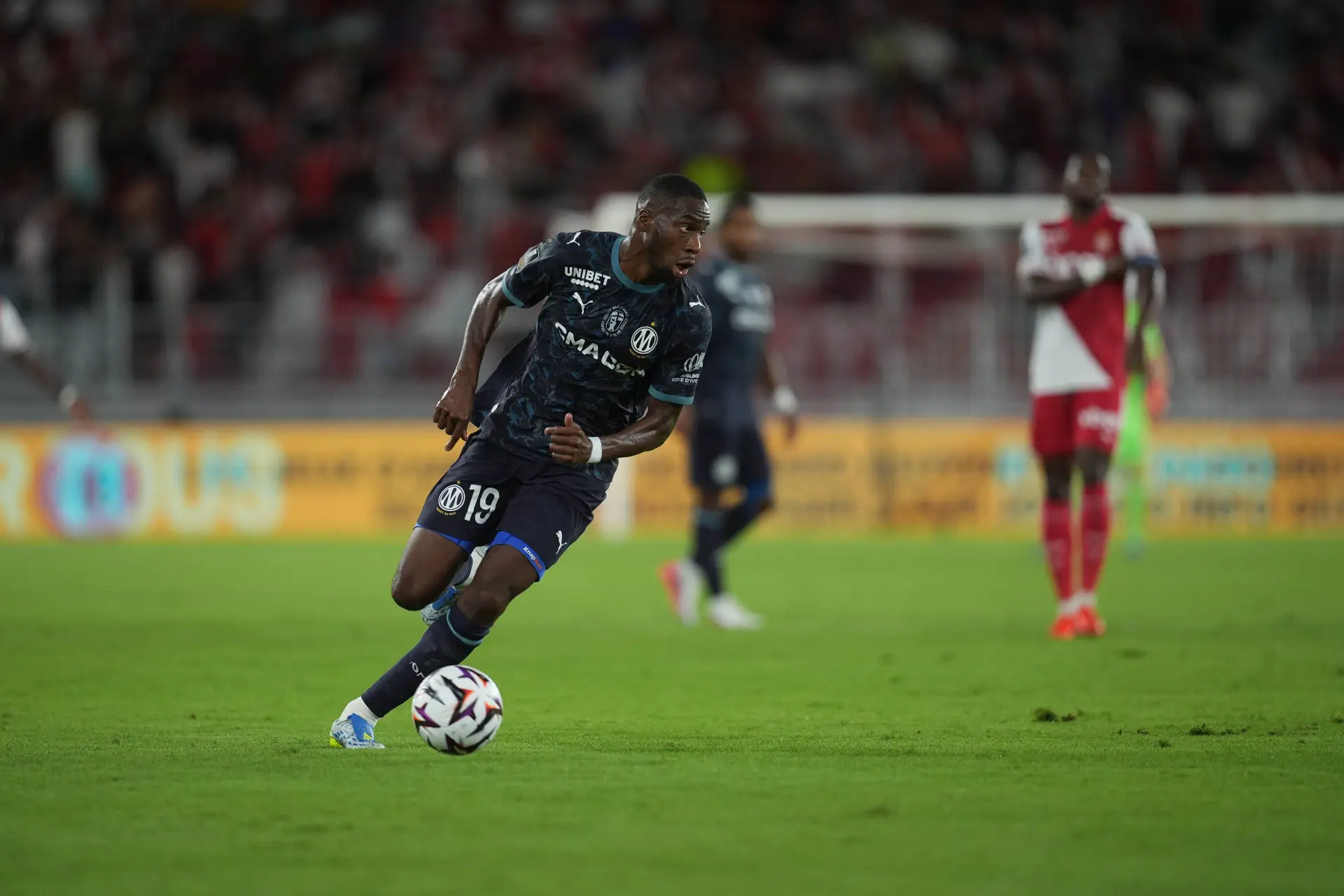 Kondogbia A Plombe Lom Lequipe Le Fracasse