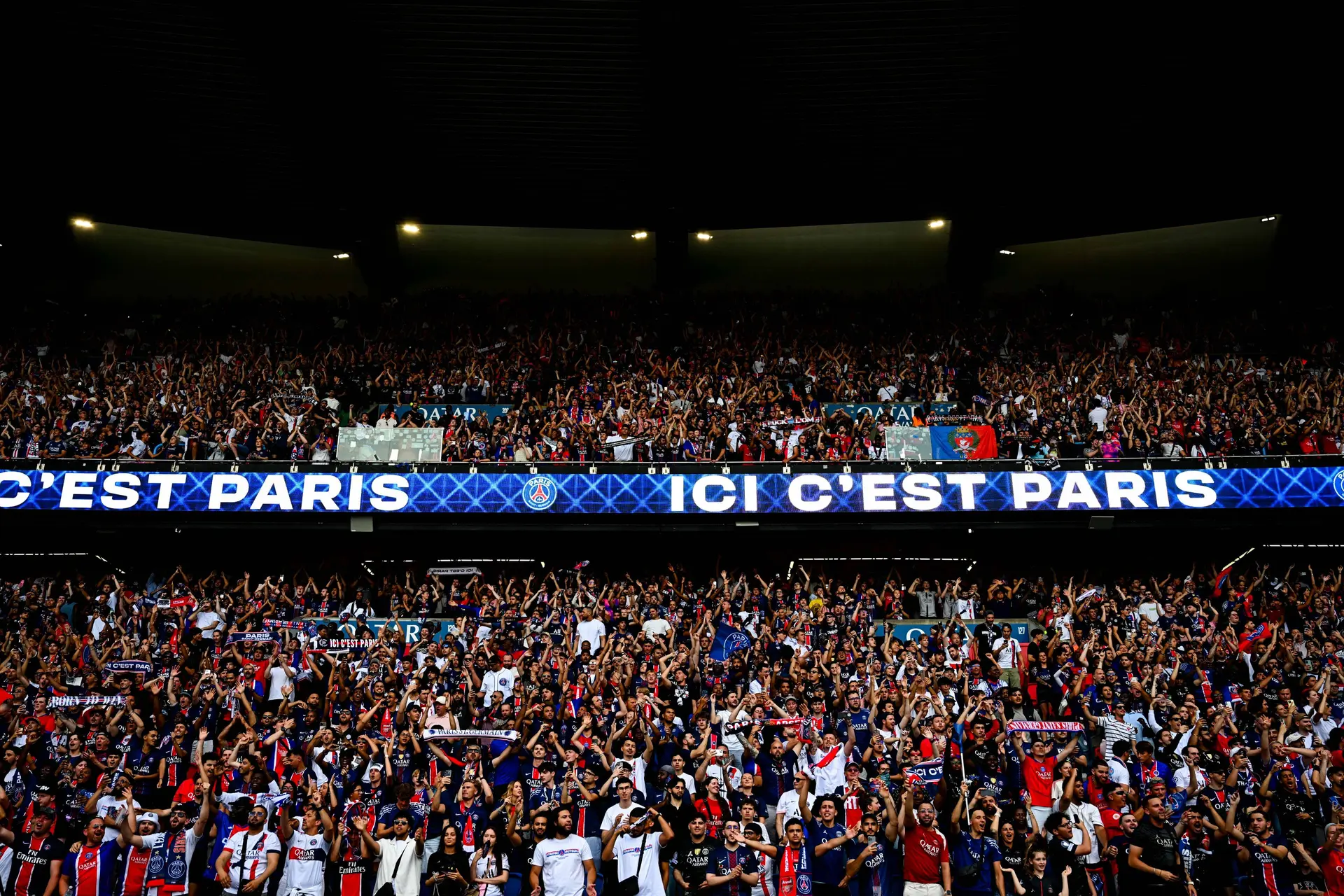 Le Psg Vire 80 Supporters Du Parc Des Princes