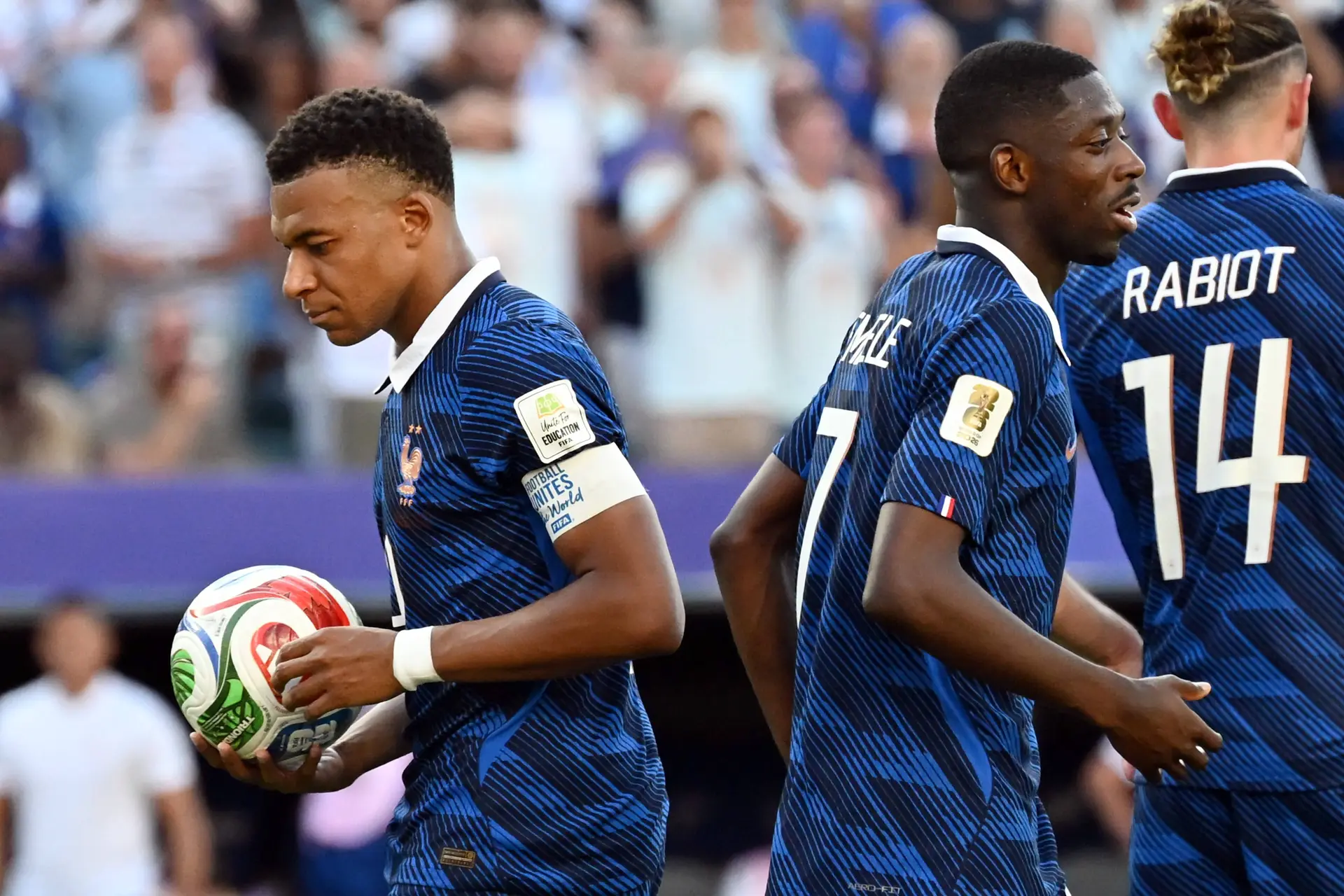 Ultra Agressif Et Calamiteux Castaldi Demolit Mbappe