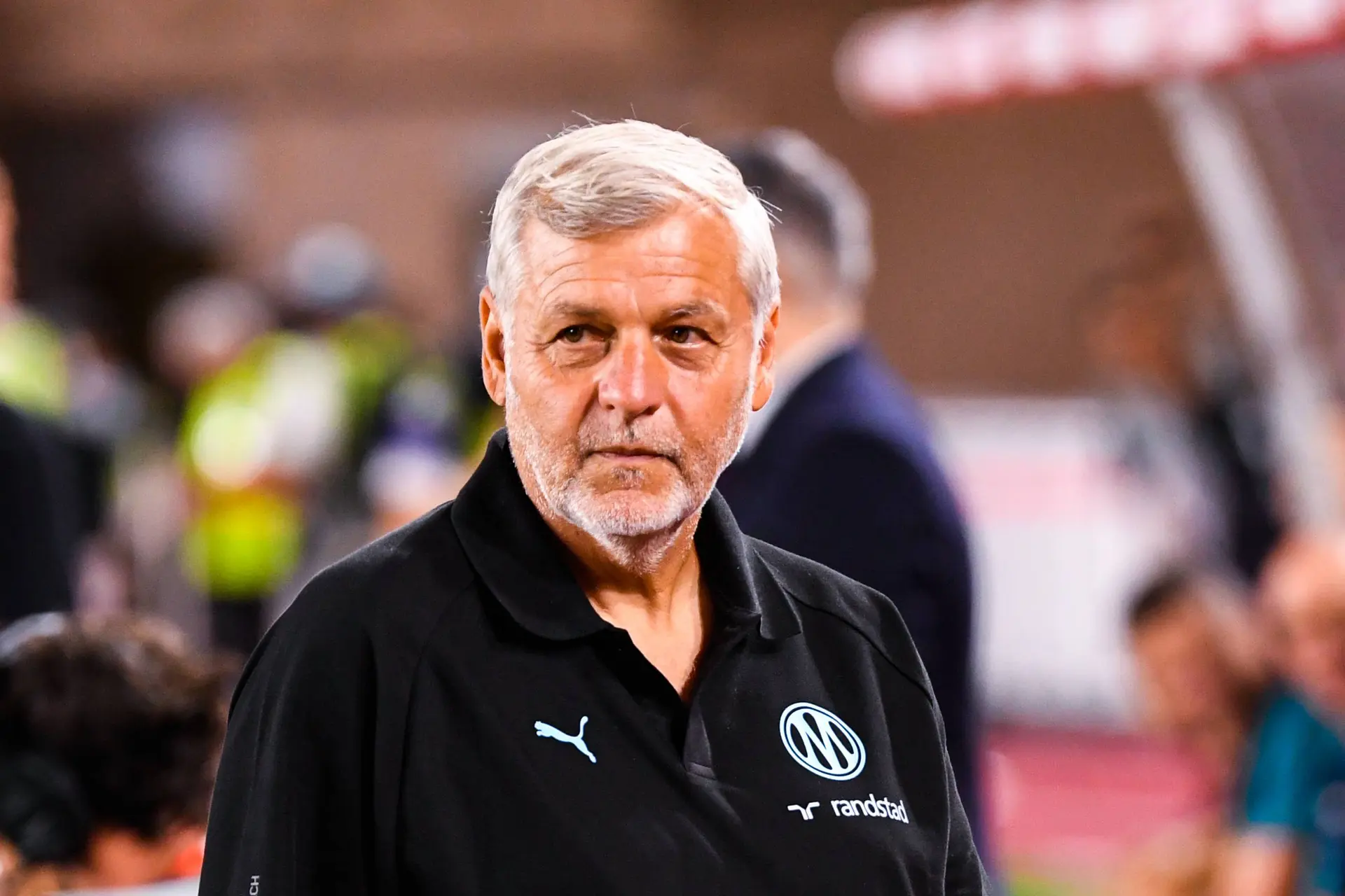 Le Podium Pour Lom Premier Coup De Pression Sur Genesio