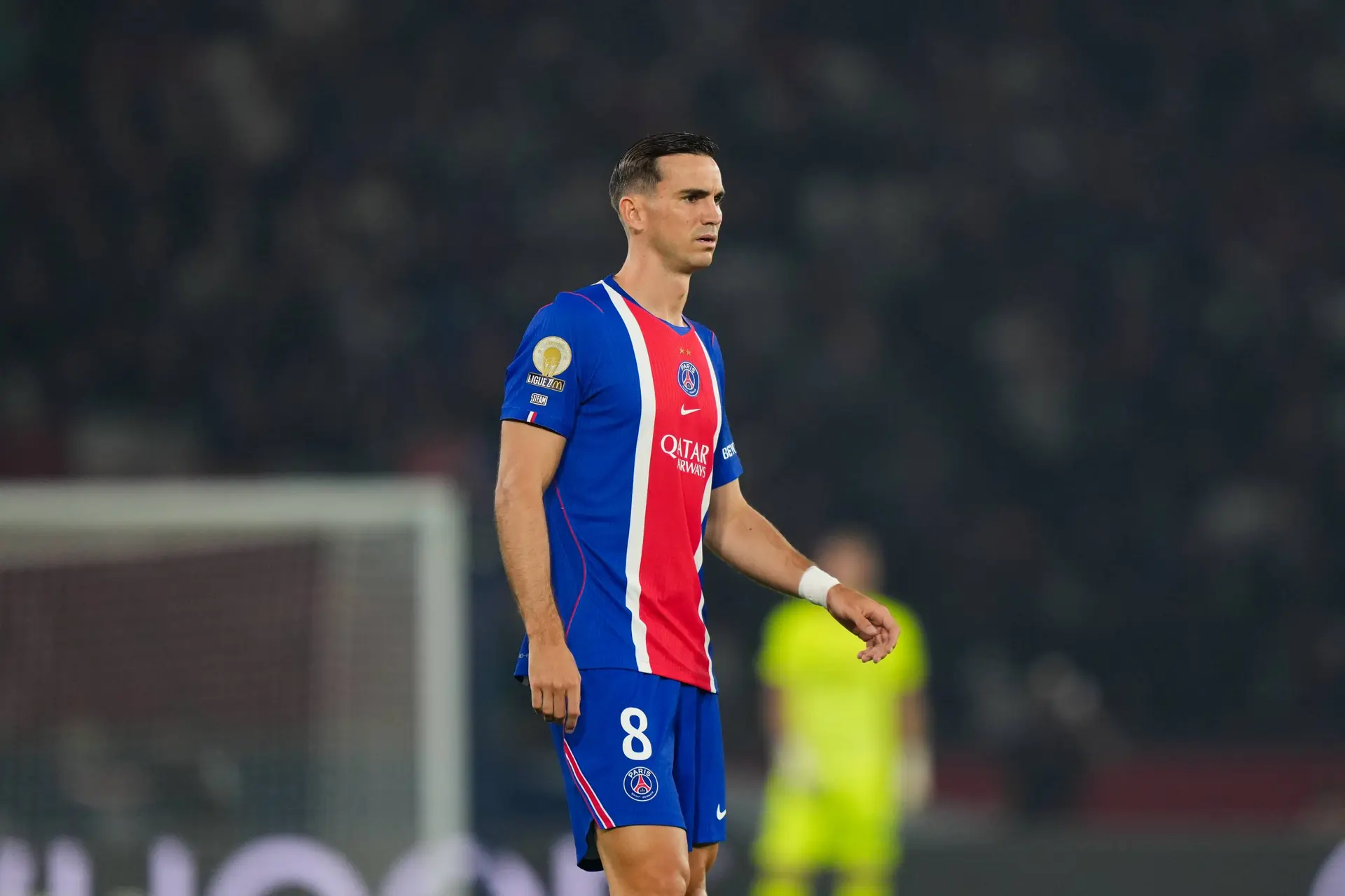 Le Psg Officialise Six Prolongations Dont Luis Enrique