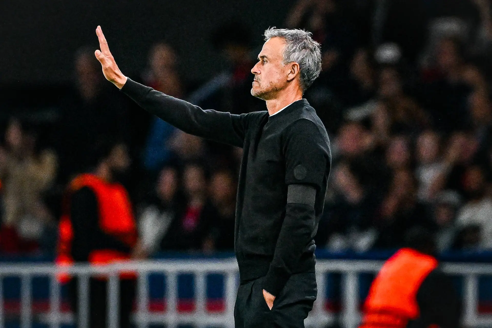 Psg Luis Enrique Ejecte Zabarnyi Et Cest Pas Fini