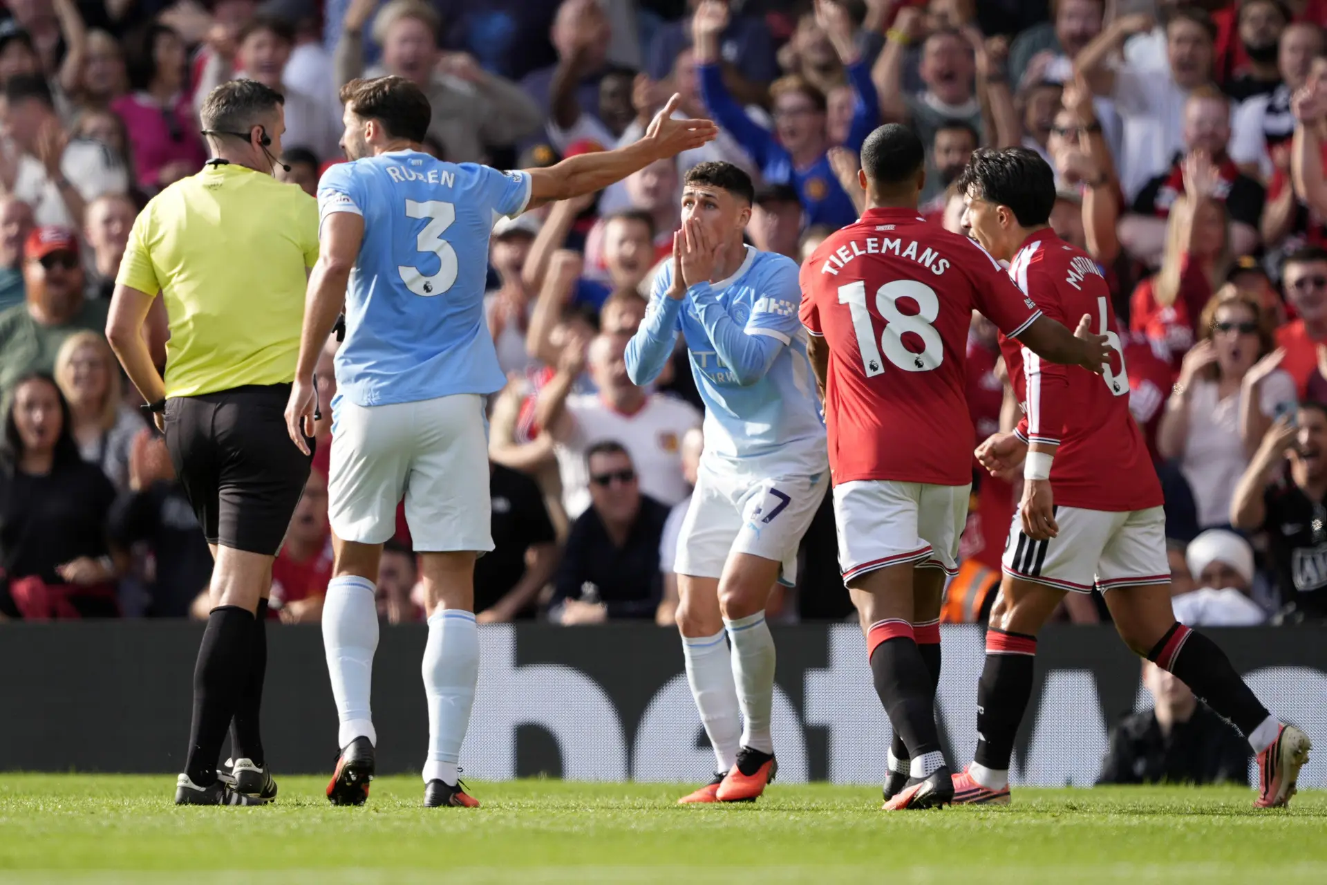 Mu City Le Rouge Houleux De Phil Foden