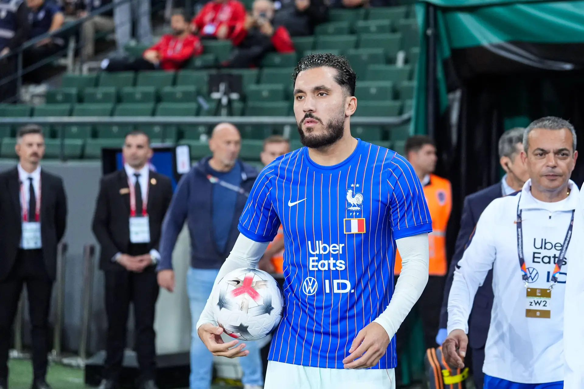 Edf Cherki Pose Deja Un Probleme A Zidane