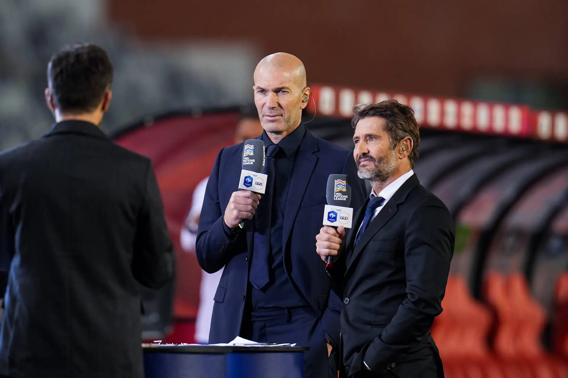 Edf Zidane Fait Un Miracle Deschamps Prend Une Lecon