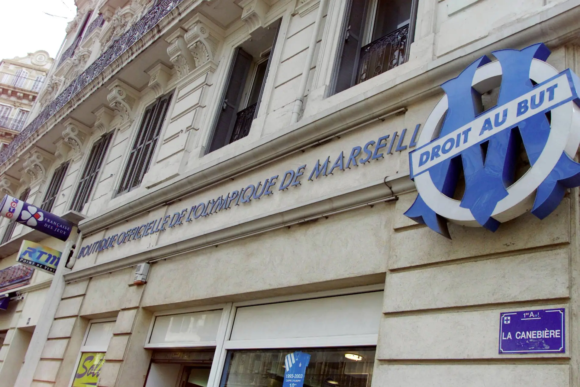 Lom Est Furieux Sa Boutique Encore Une Fois Pillee