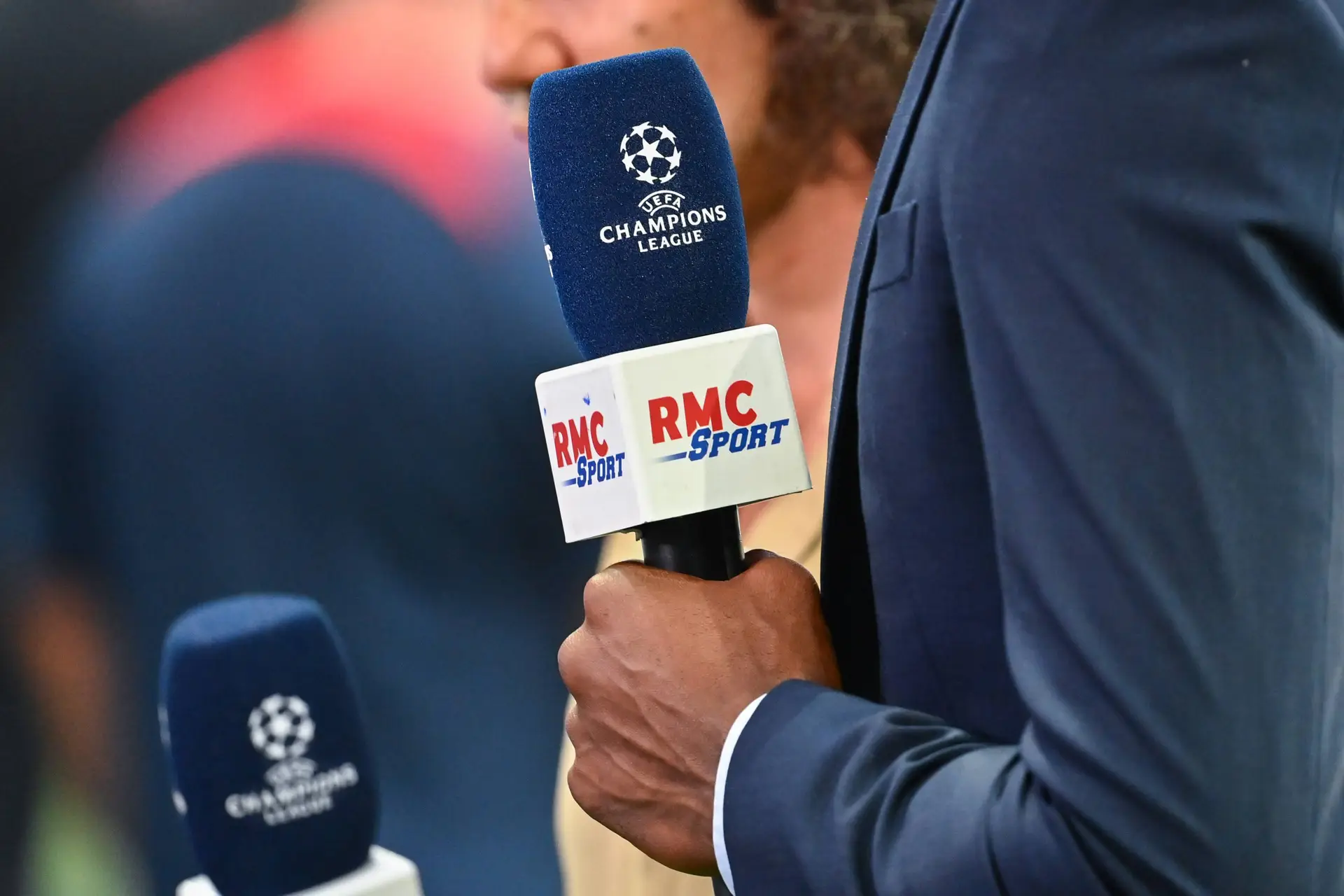 Tv Le Sponsor De Lom Rachete Rmc Sport Et Signe Avec Canal
