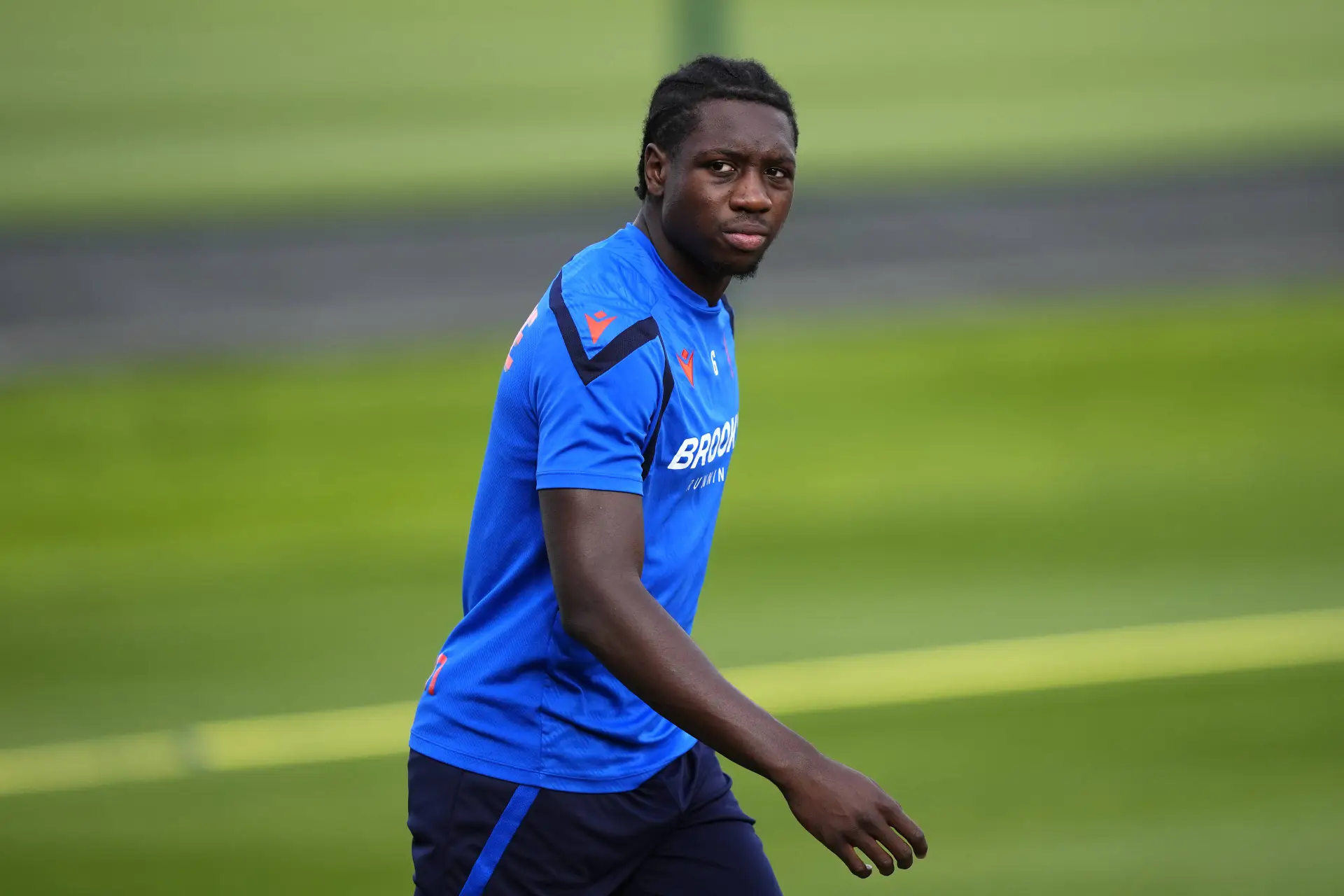 Le Psg Fait Une Offre A Un Defenseur Francais De 20 Ans