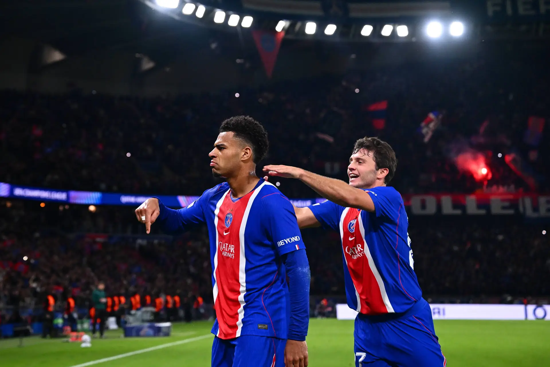 Ldc Spectacle Total Le Psg Assomme Le Barca