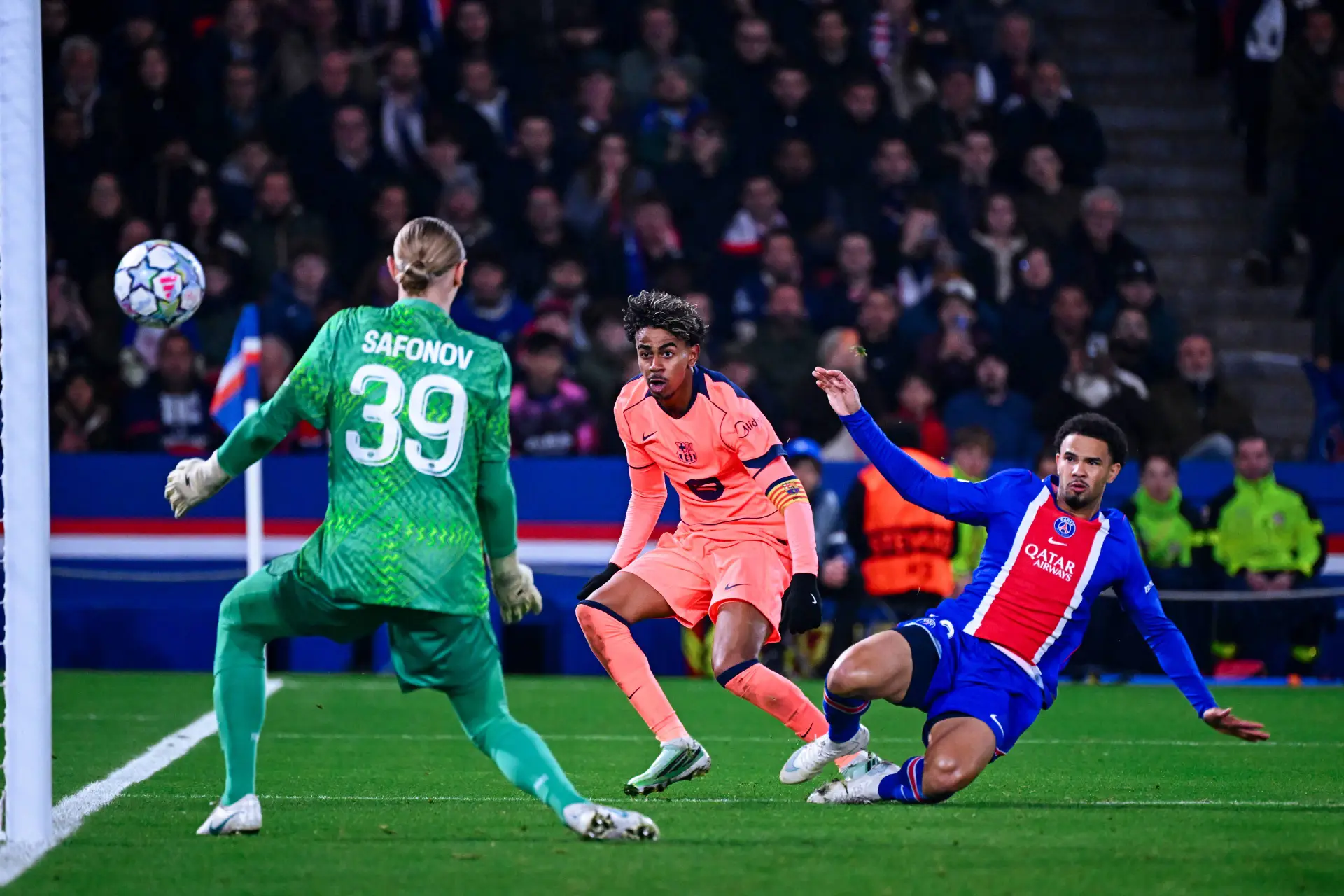 Safonov En Grand Danger Le Psg Nest Pas Content
