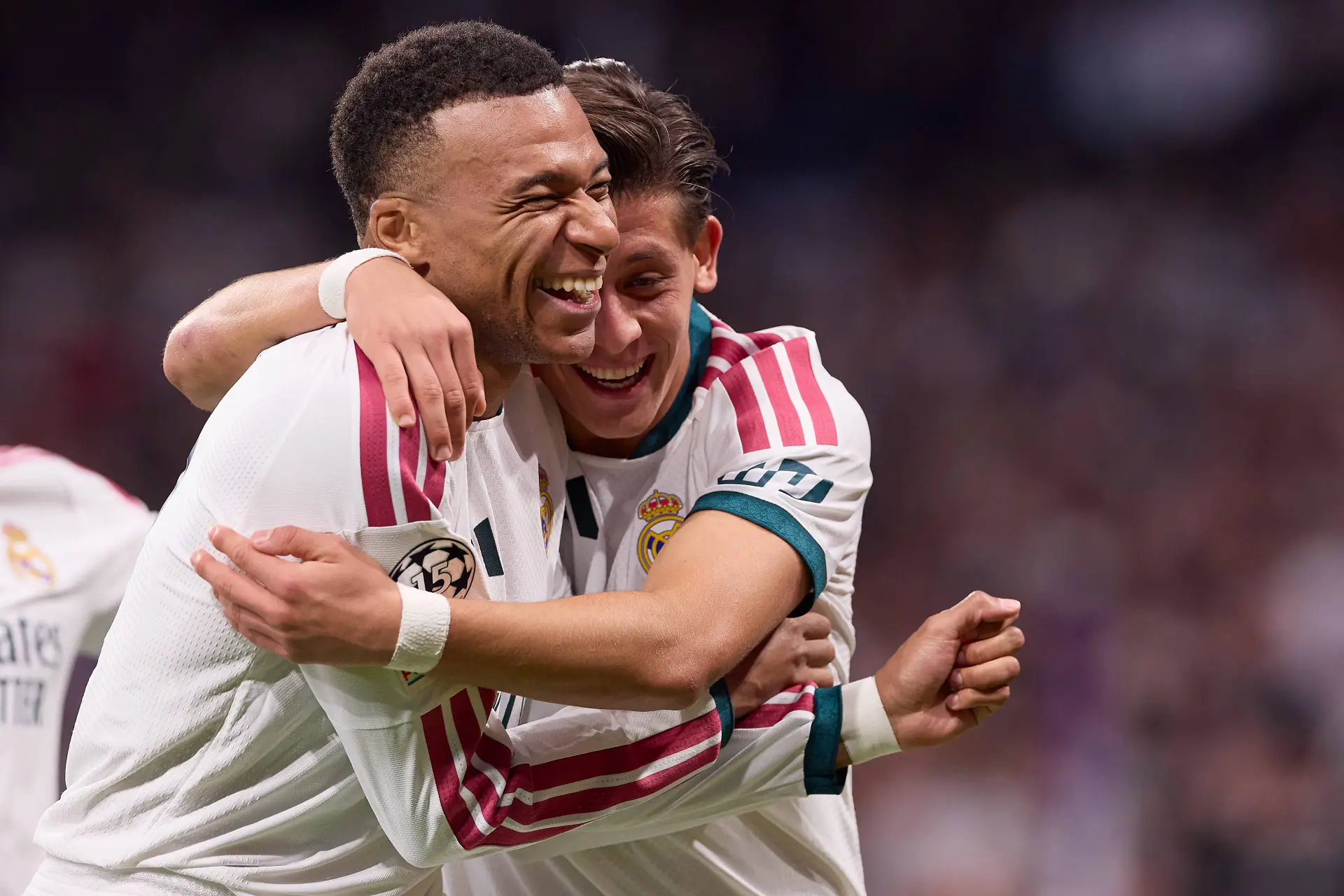 Mbappe Sacre Le Barca Menace De Boycotter Le Ballon Dor