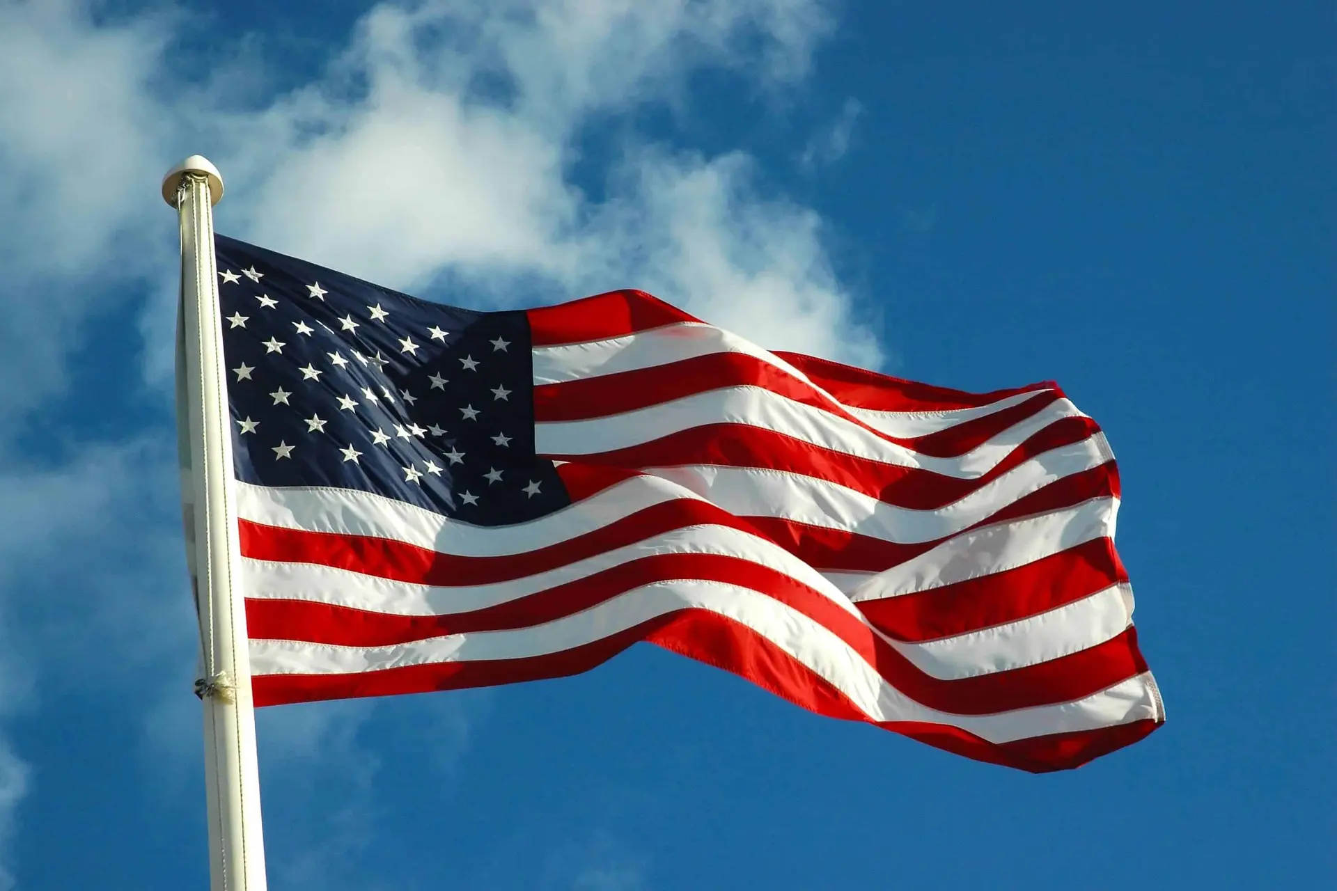 american flag wind