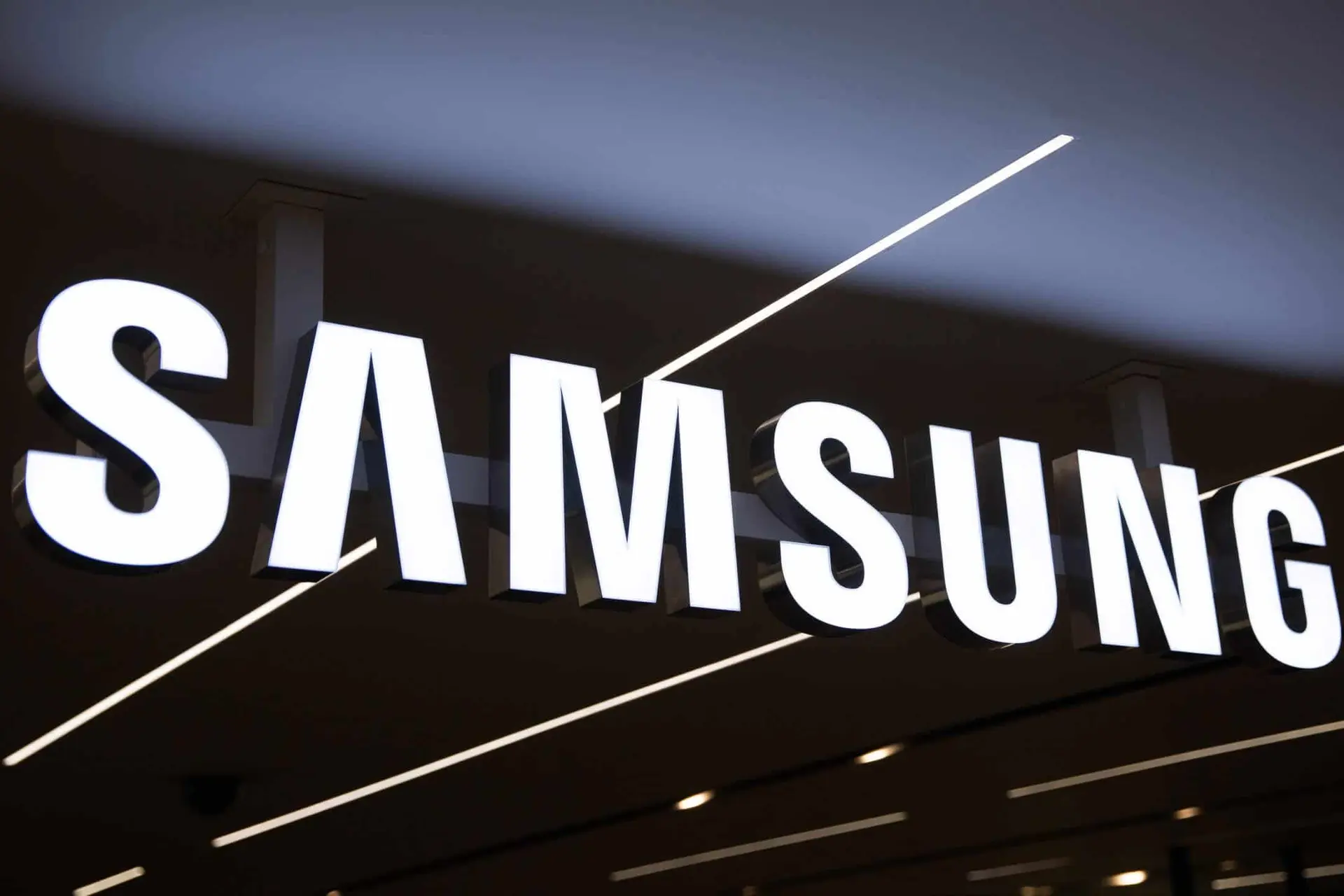 header samsung shutterstock scaled 1