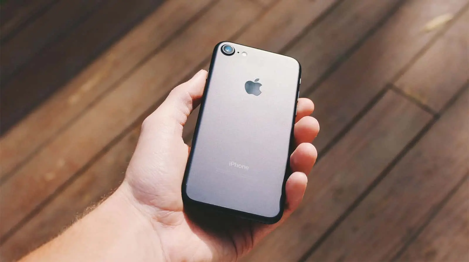 iphone 8 in hand