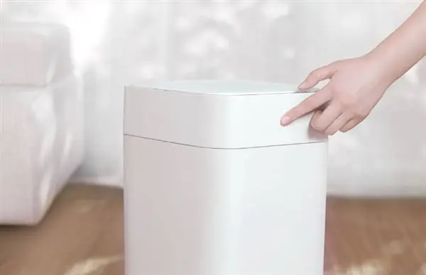 trash can b