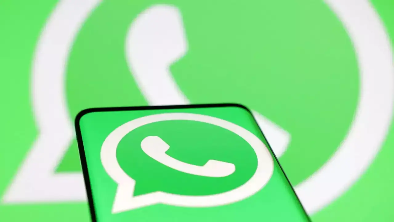 whatsapp up