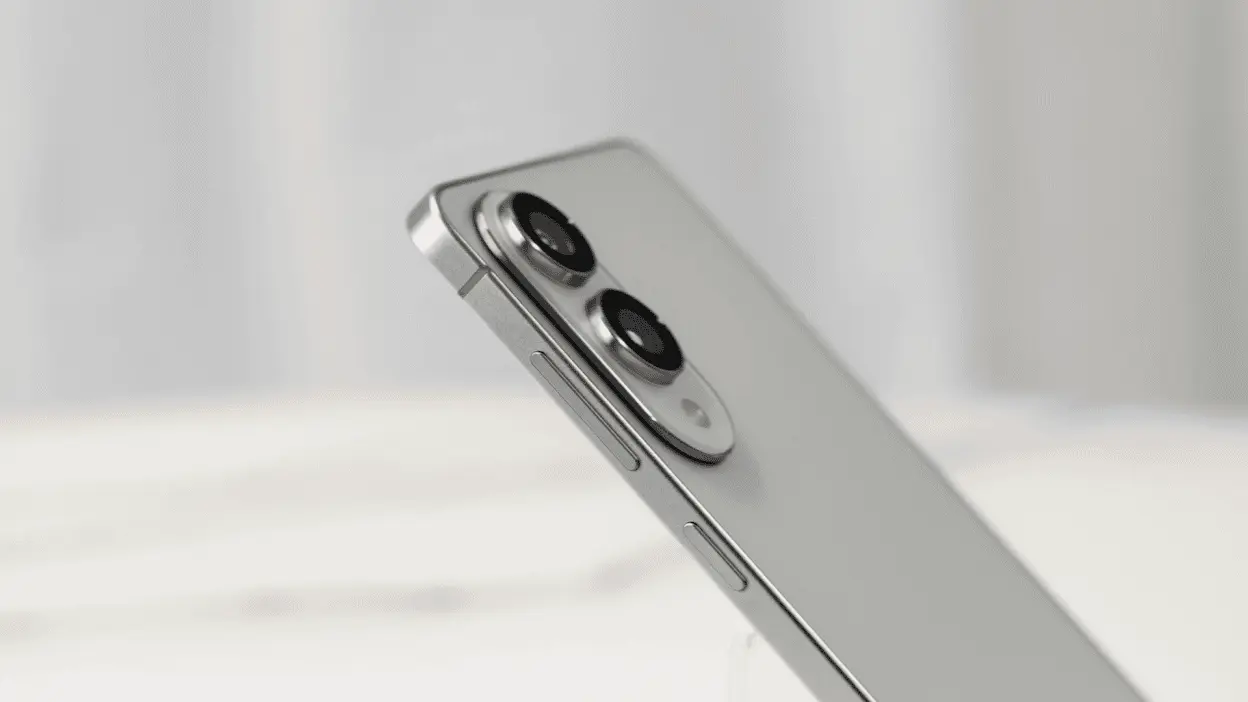 How Samsung Made the Galaxy S25 Edge So Thin and Lightweight