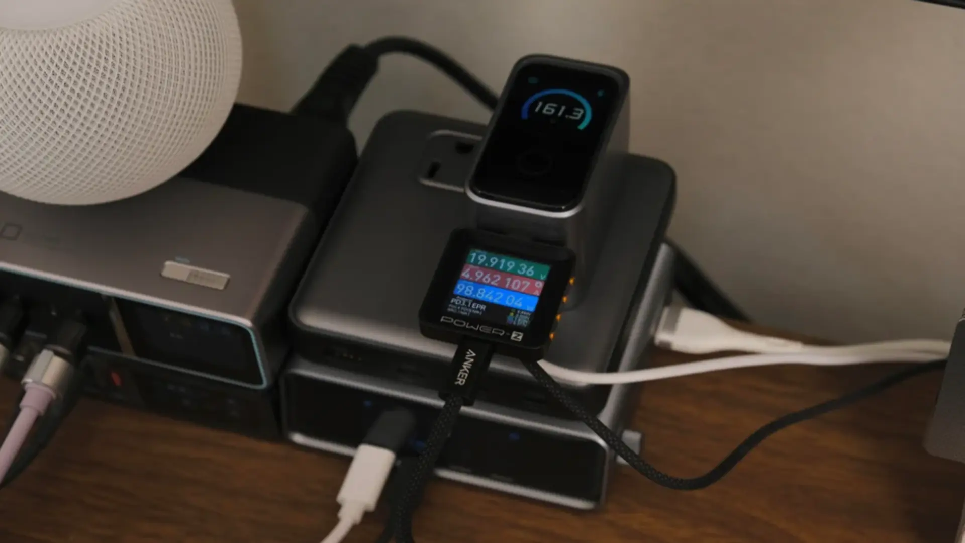 Anker Launches Prime 160W Charger with Smart Touch Display in Europe