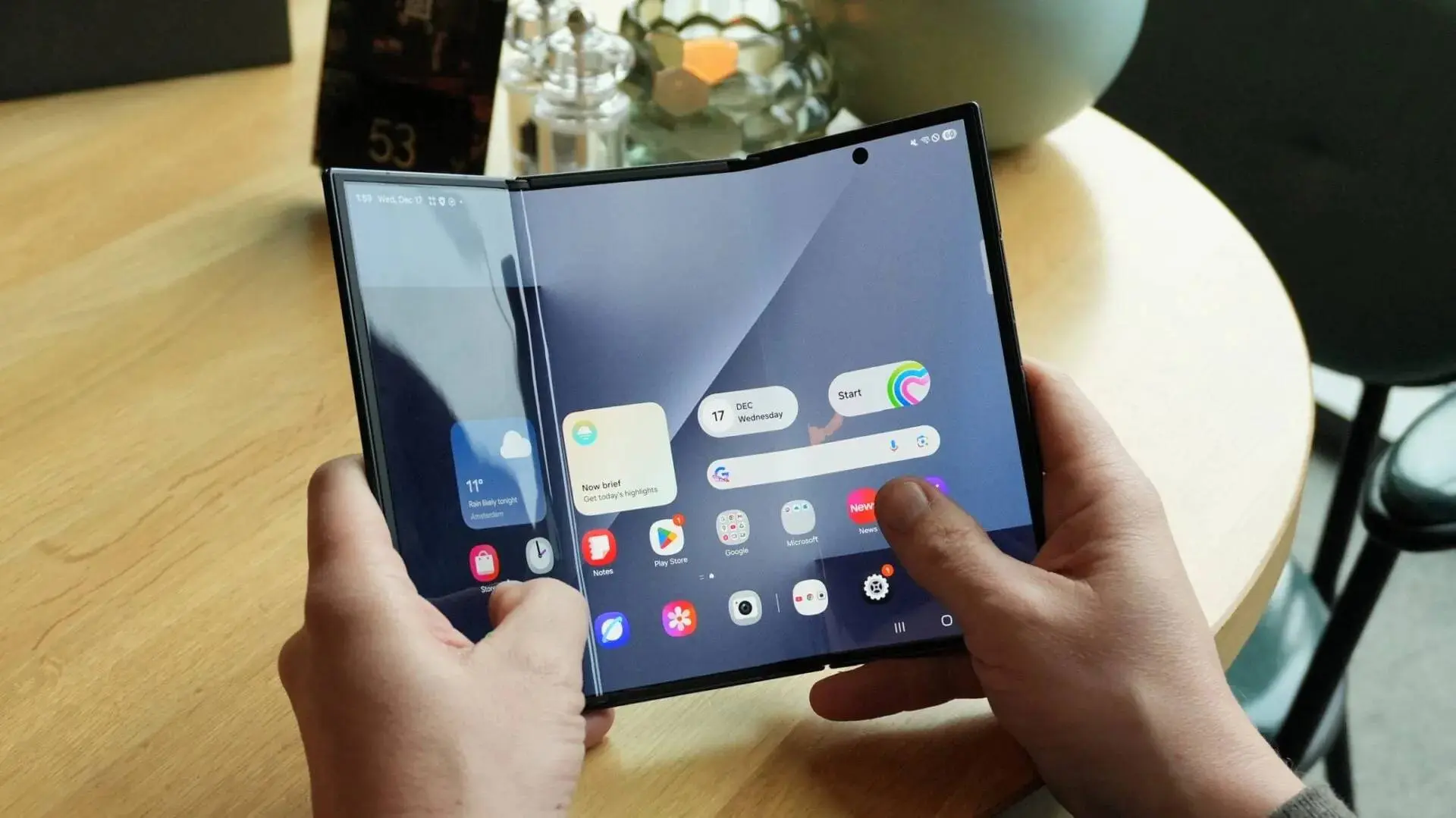 Galaxy-Z-TriFold-foldable-displa