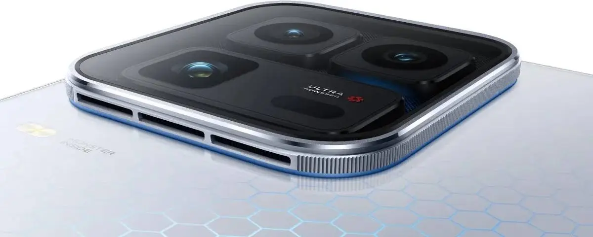 The Gaming Beast is Real: iQOO 15 Ultra Debuts with Active Cooling and a 7,400mAh Battery