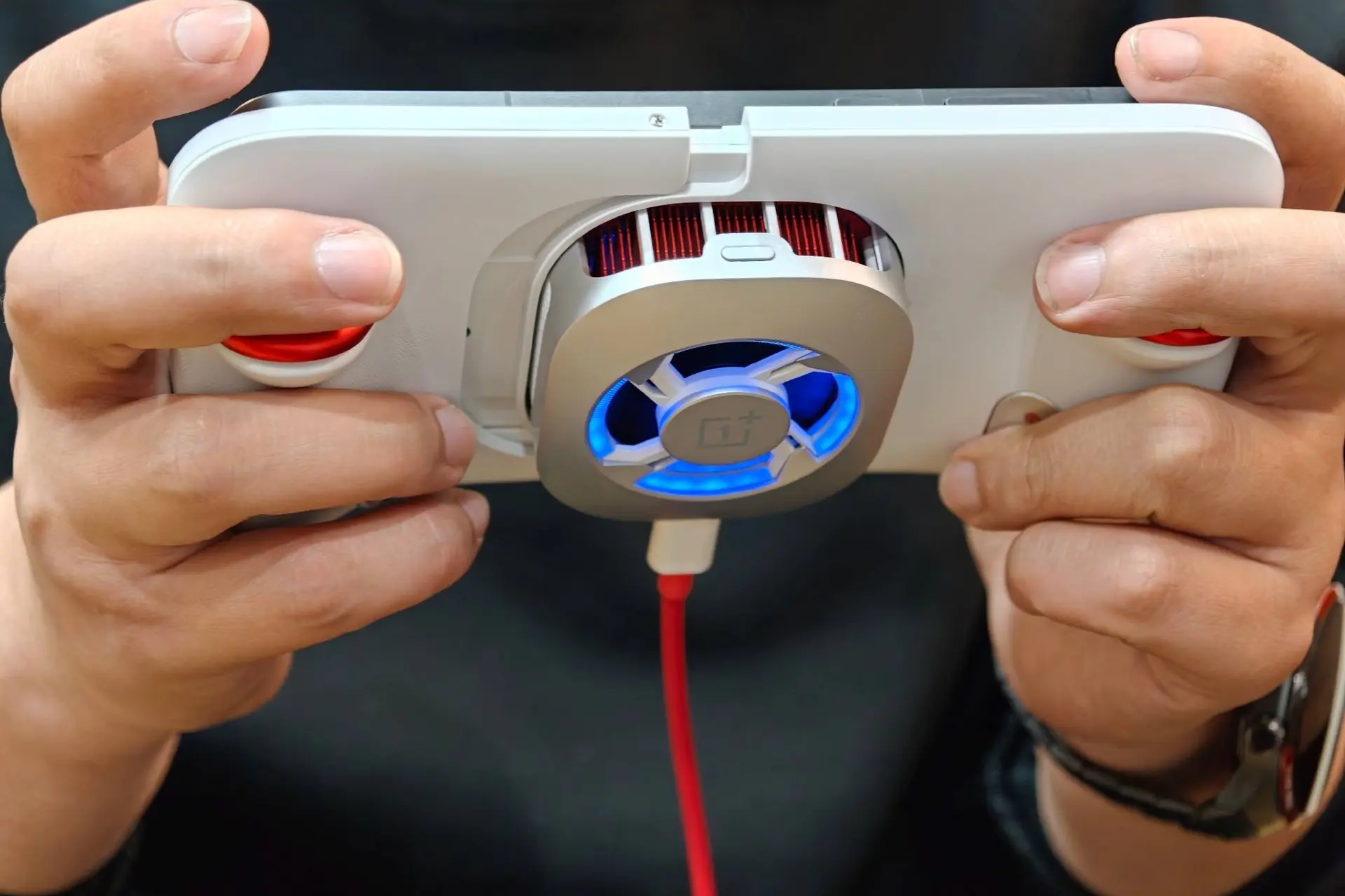OnePlus Strix G15 Controller Expanding to Four More Phones