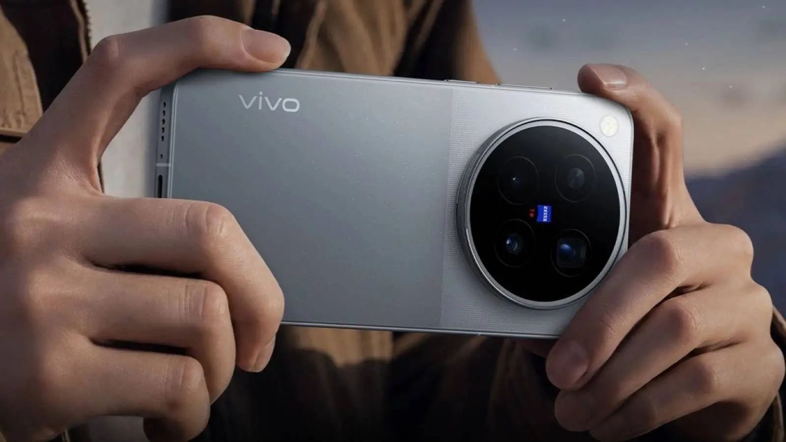 vivo_x500_pro_held_horizontally_1793125600474