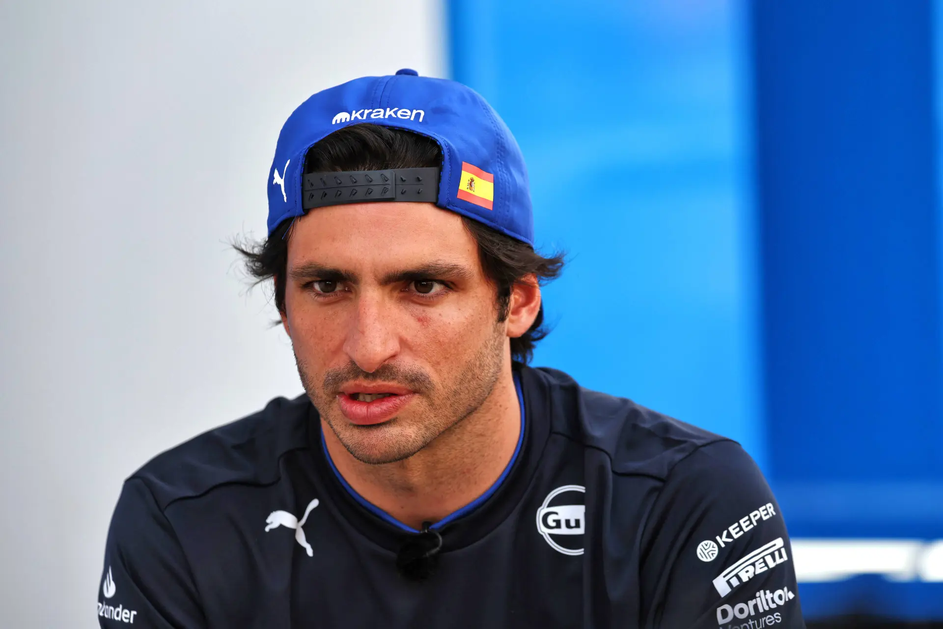 Sainz wéér in de problemen? Spanjaard vloekt hardop na boete FIA