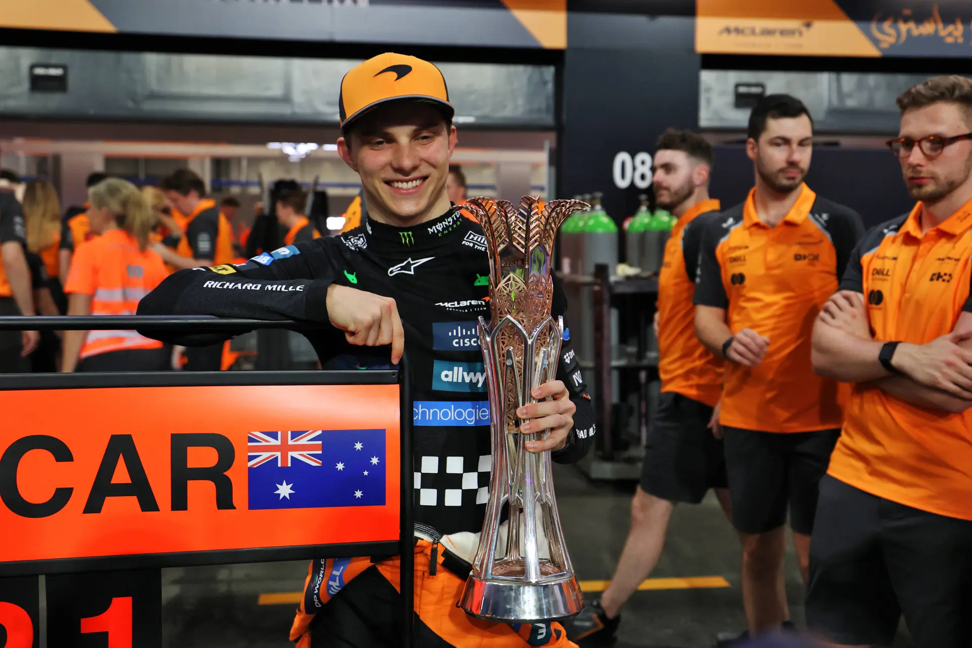 'Als Verstappen dichterbij komt, rijdt Norris in dienst van Piastri'